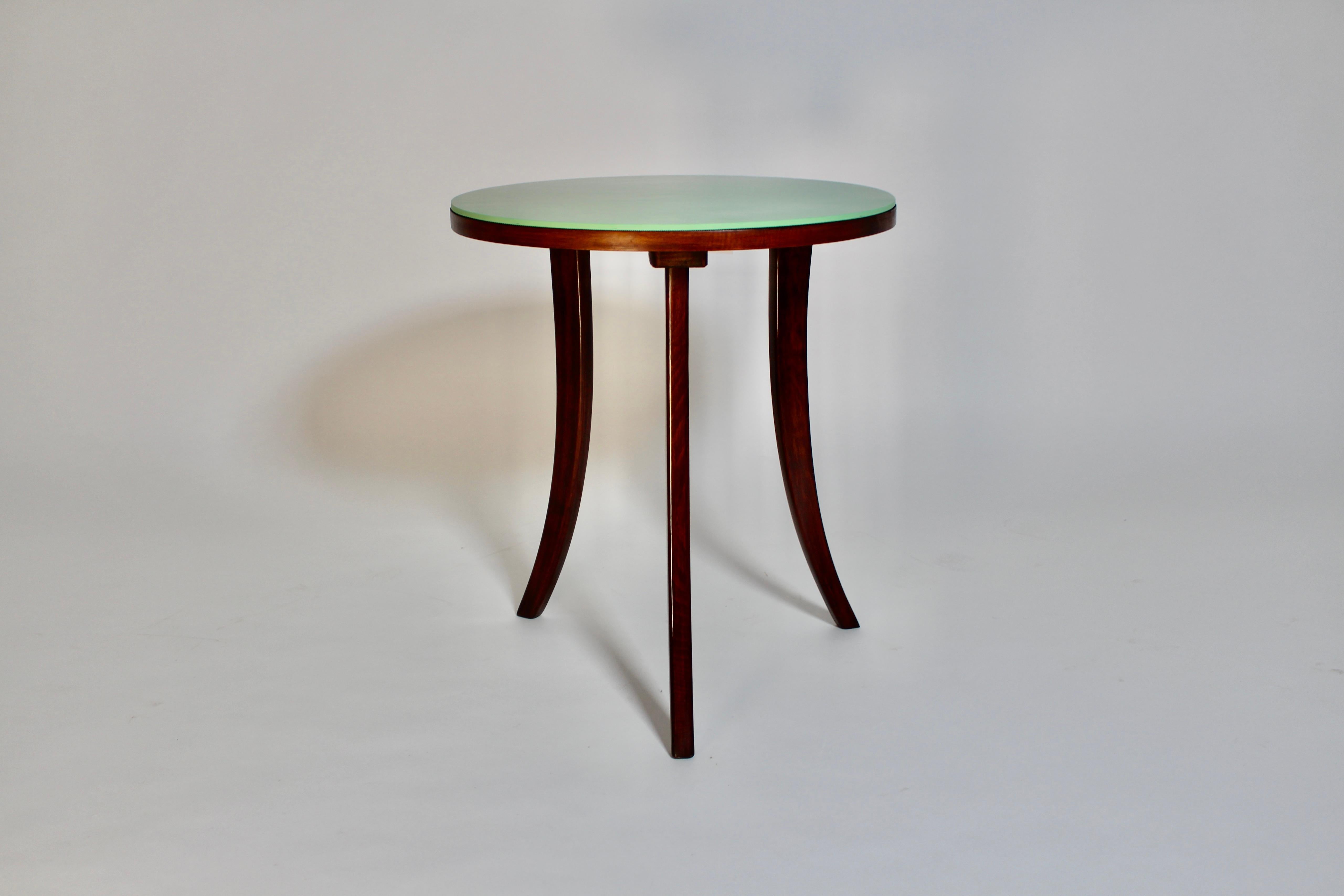 Table basse circulaire Art Déco en noyer et verre vert circa 1927 Josef Frank Vienne Bon état - En vente à Vienna, AT