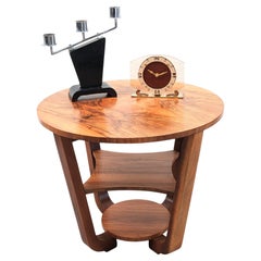 Table d'appoint à trois niveaux en noyer circulaire Art Déco, vers 1930