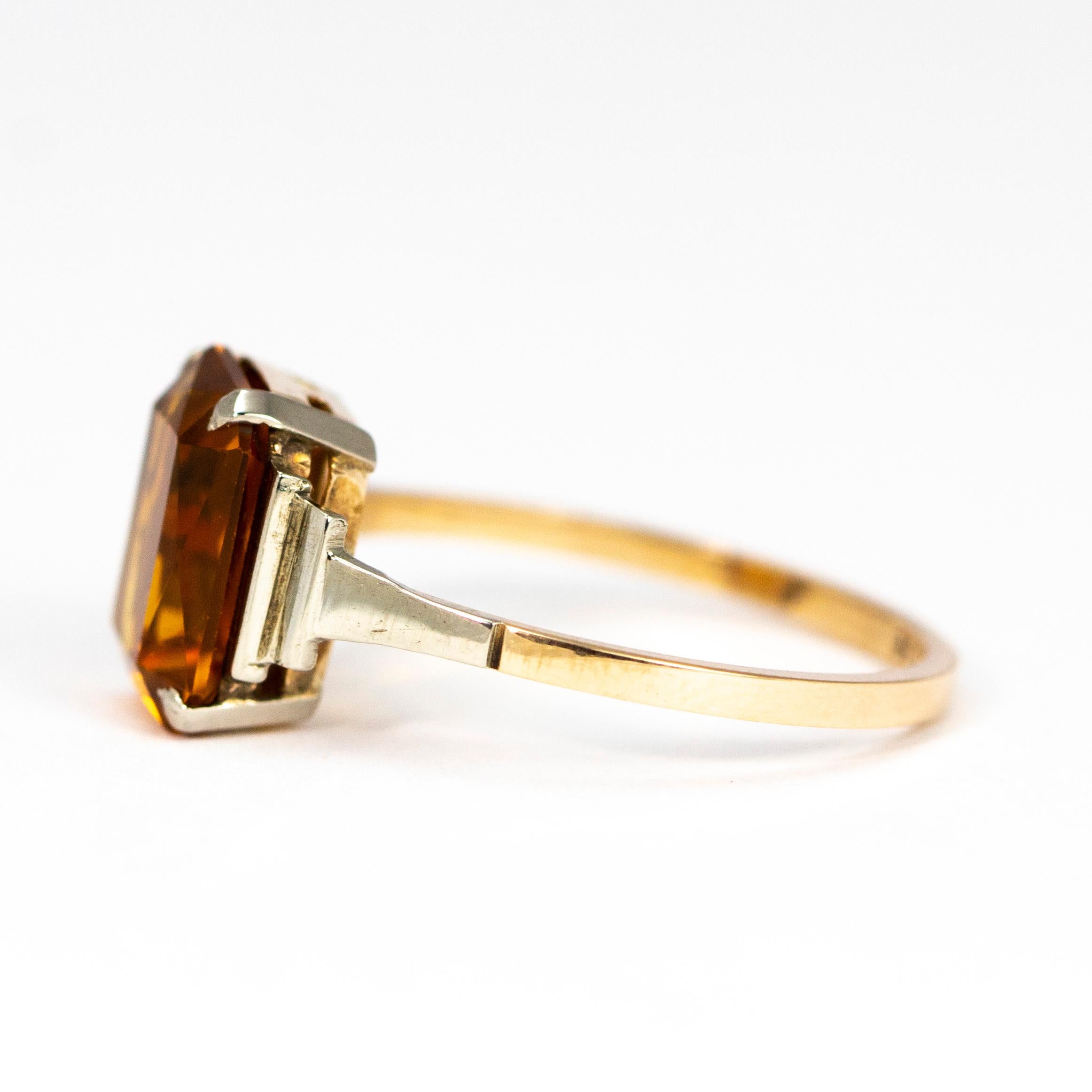 Art Deco Citrine and 9 Carat Gold and White Gold Ring In Good Condition In Chipping Campden, GB