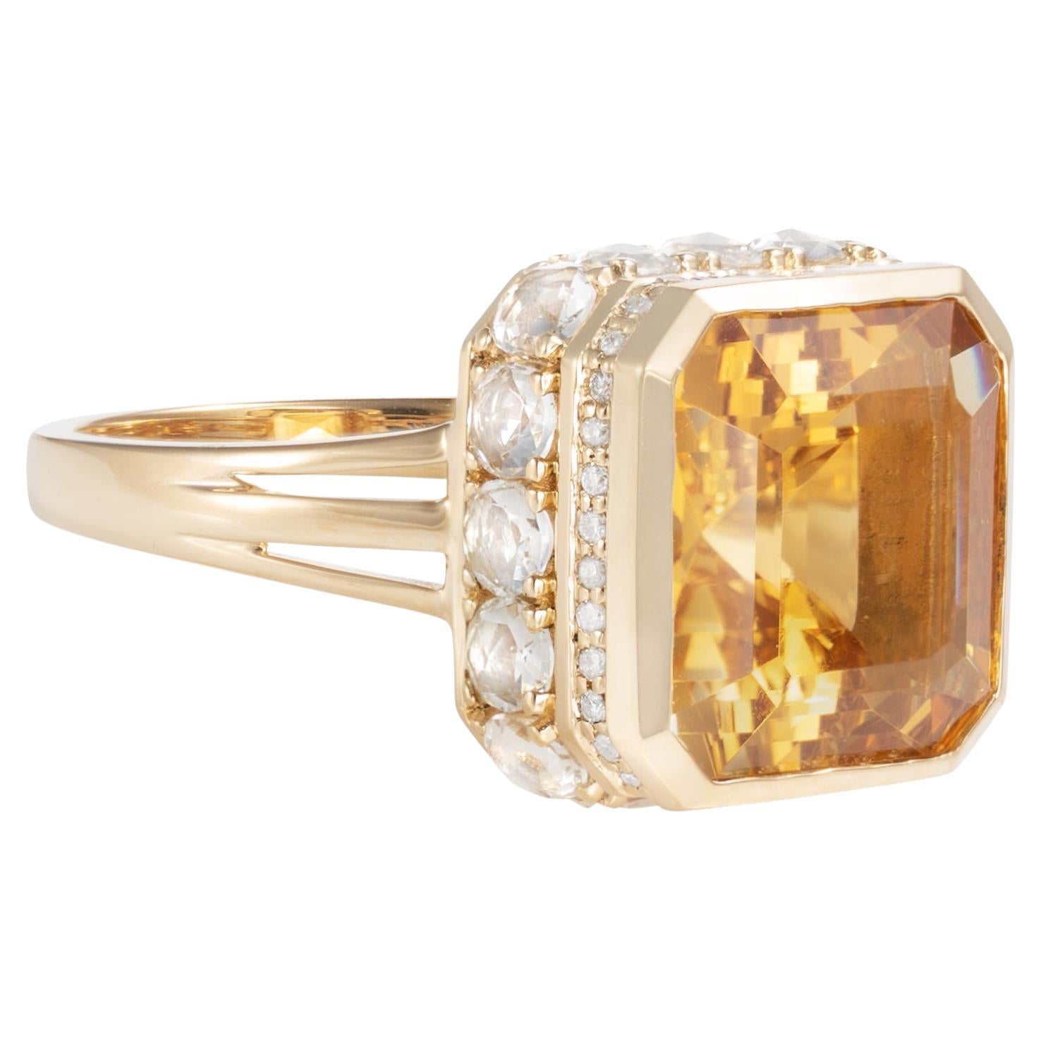Art Deco Citrin-Ring mit weißem Topas und Diamant in 18 Karat Gelbgold