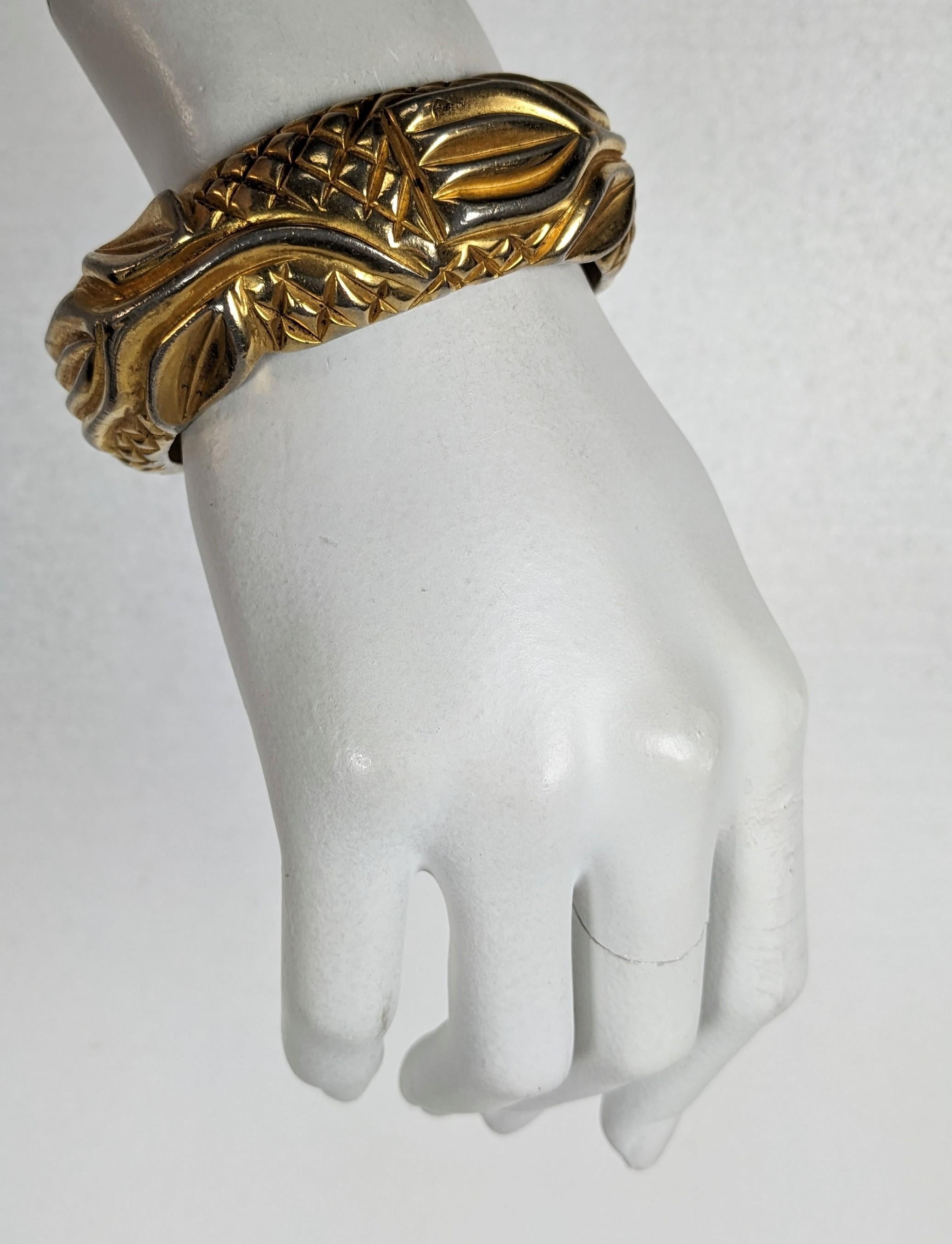 Bracelet Art Déco en bakélite plaquée et dorée en vente 5
