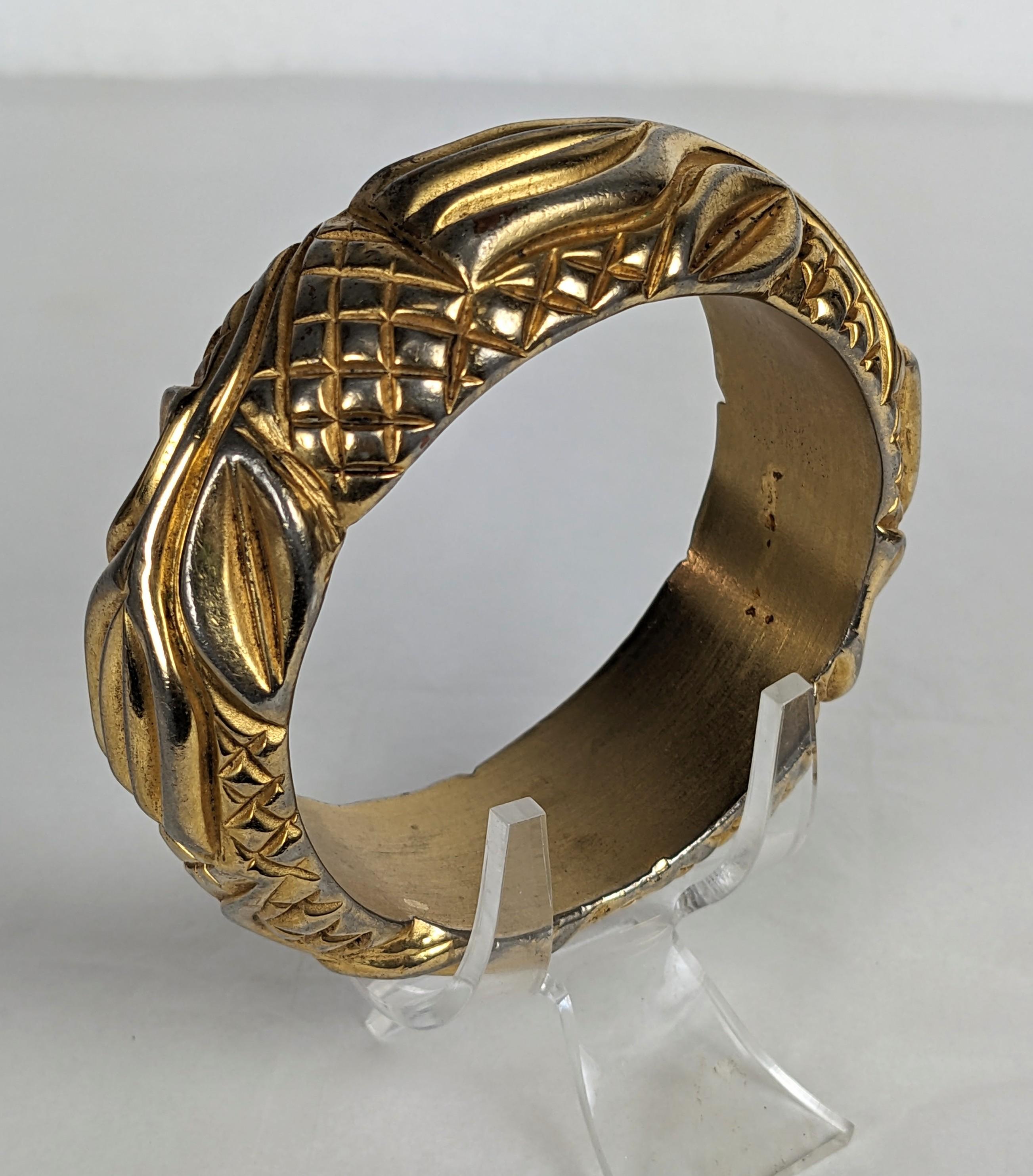 Bracelet Art Déco en bakélite plaquée et dorée en vente 3