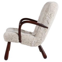 Art Deco Clam Sessel Dunkel gebeizt Wood New Sheepskin 1940s Skive Møbelfabrik