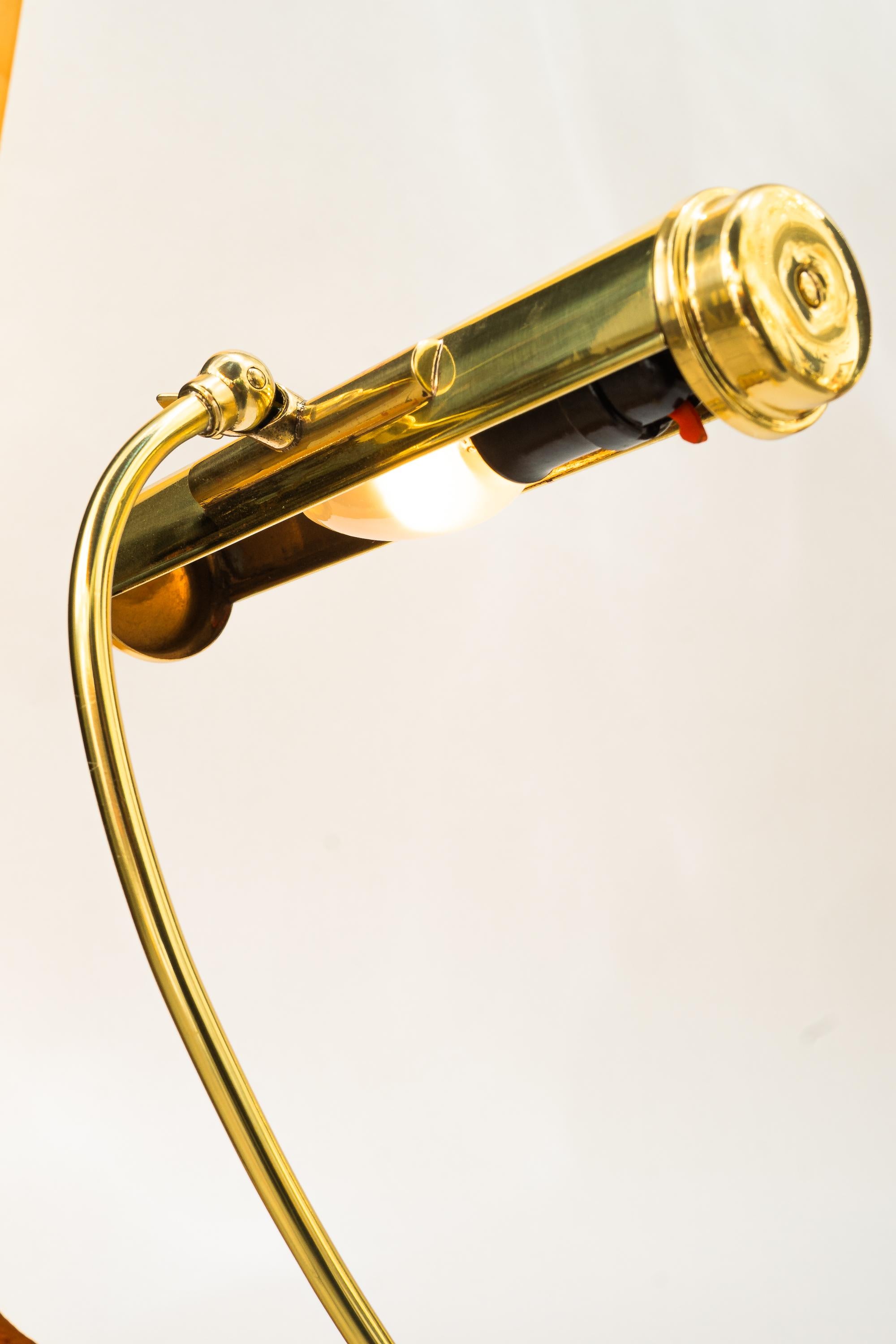 Ottone Lampada da tavolo a morsetto Art déco vienna anni '20 circa in vendita