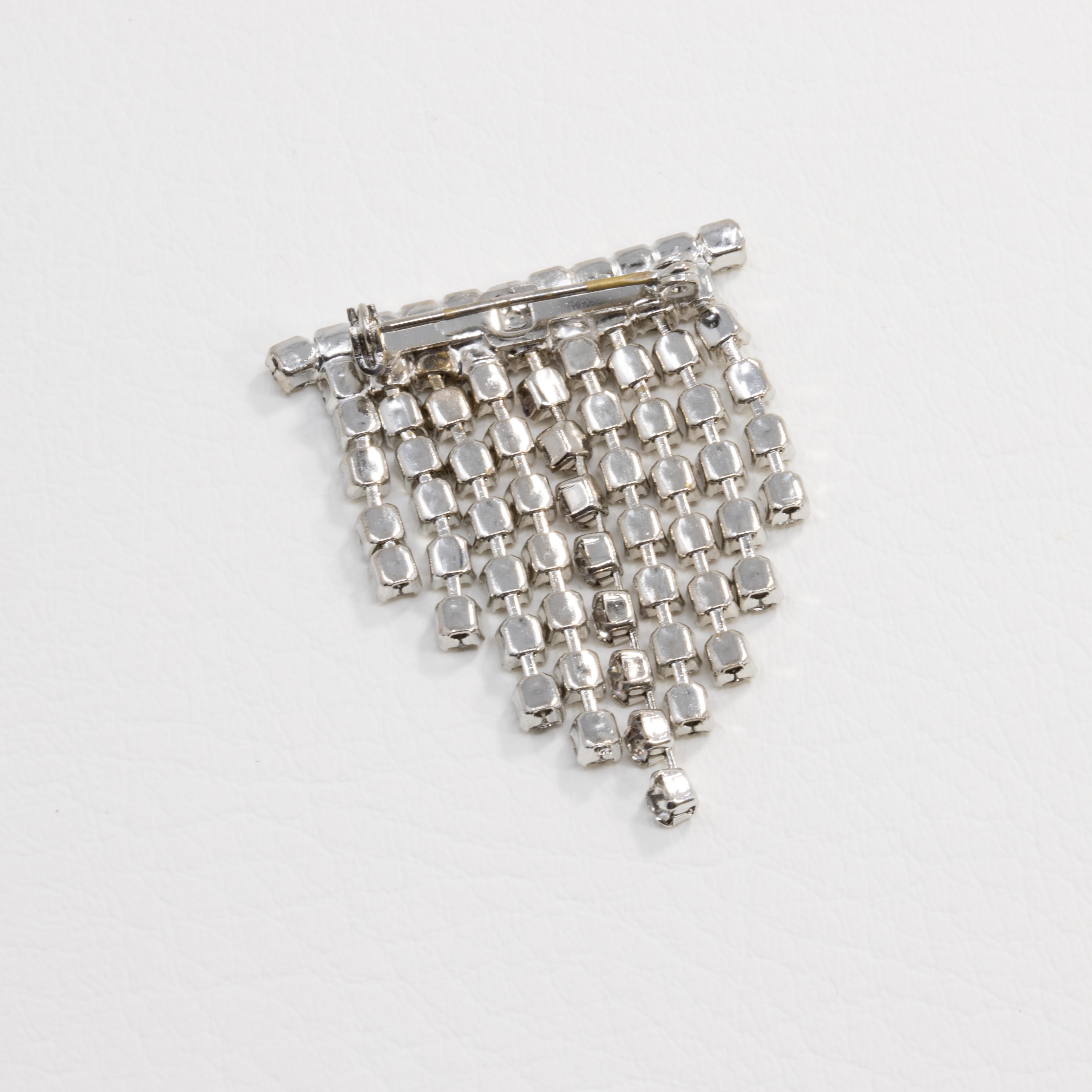 Art Deco Clear Crystal Dangling Brooch Pin, Rhodium Plated, Early 1900s In Good Condition In Milford, DE