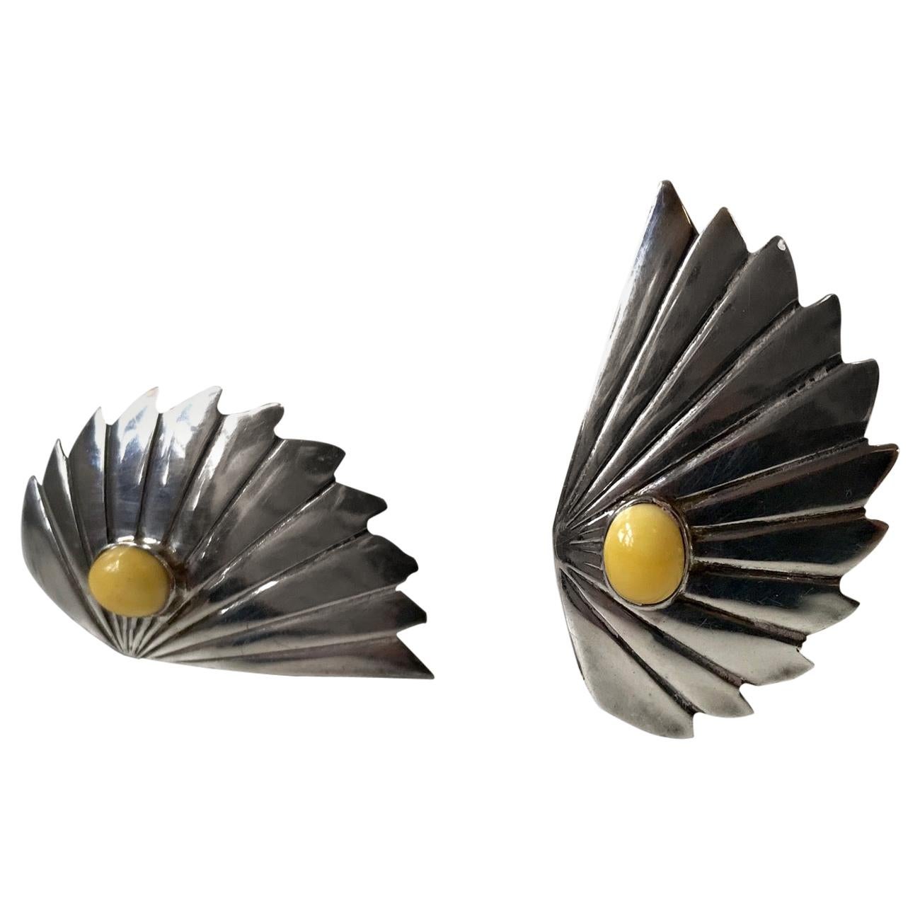 Art Deco Clip Earrings in Silver and Yellow Jade, Angel Wings, France, 1920s For Sale