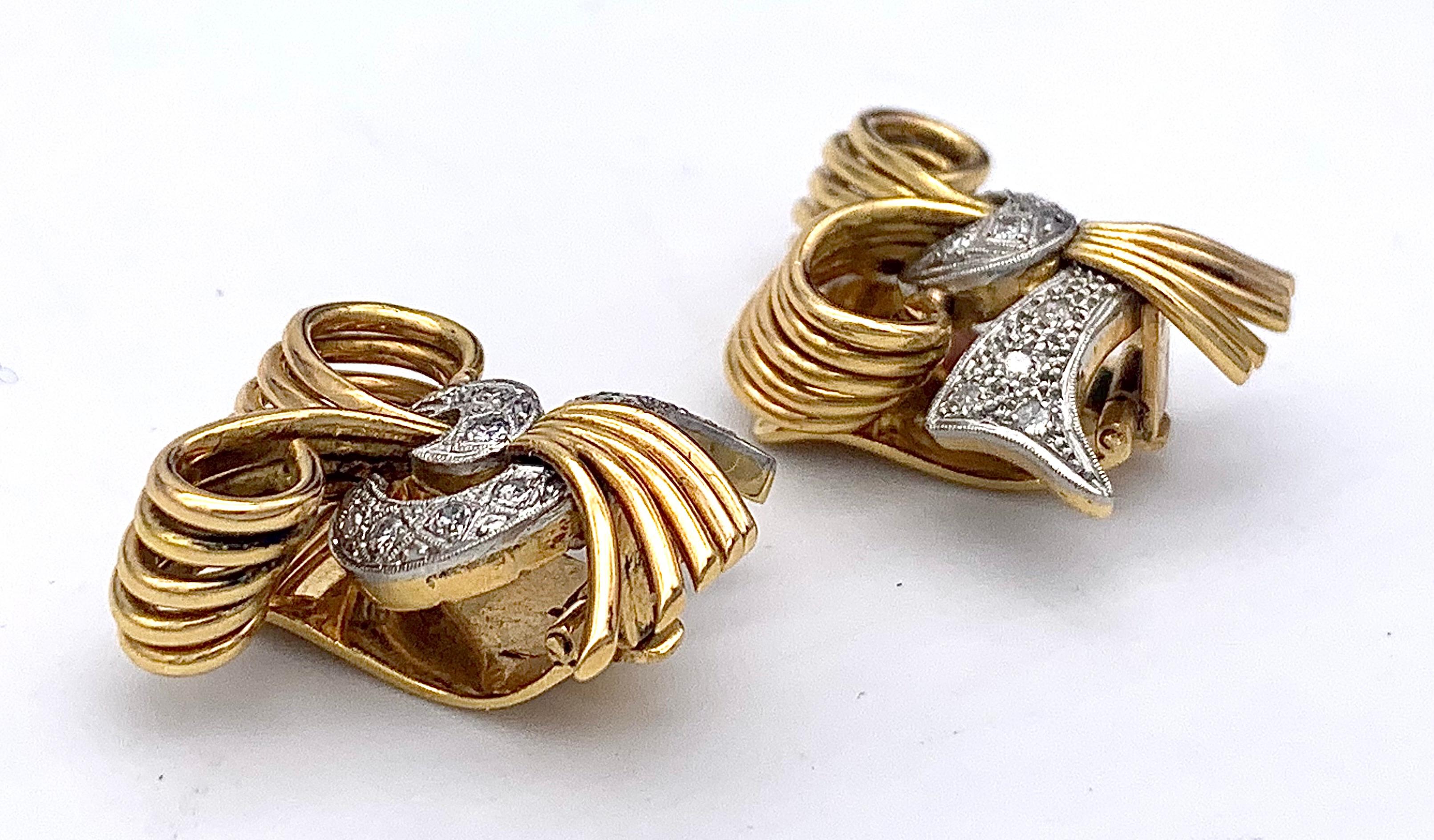 Art Deco Clip On Earrings 14 Karat Gold Platinum Diamonds In Good Condition For Sale In Munich, Bavaria
