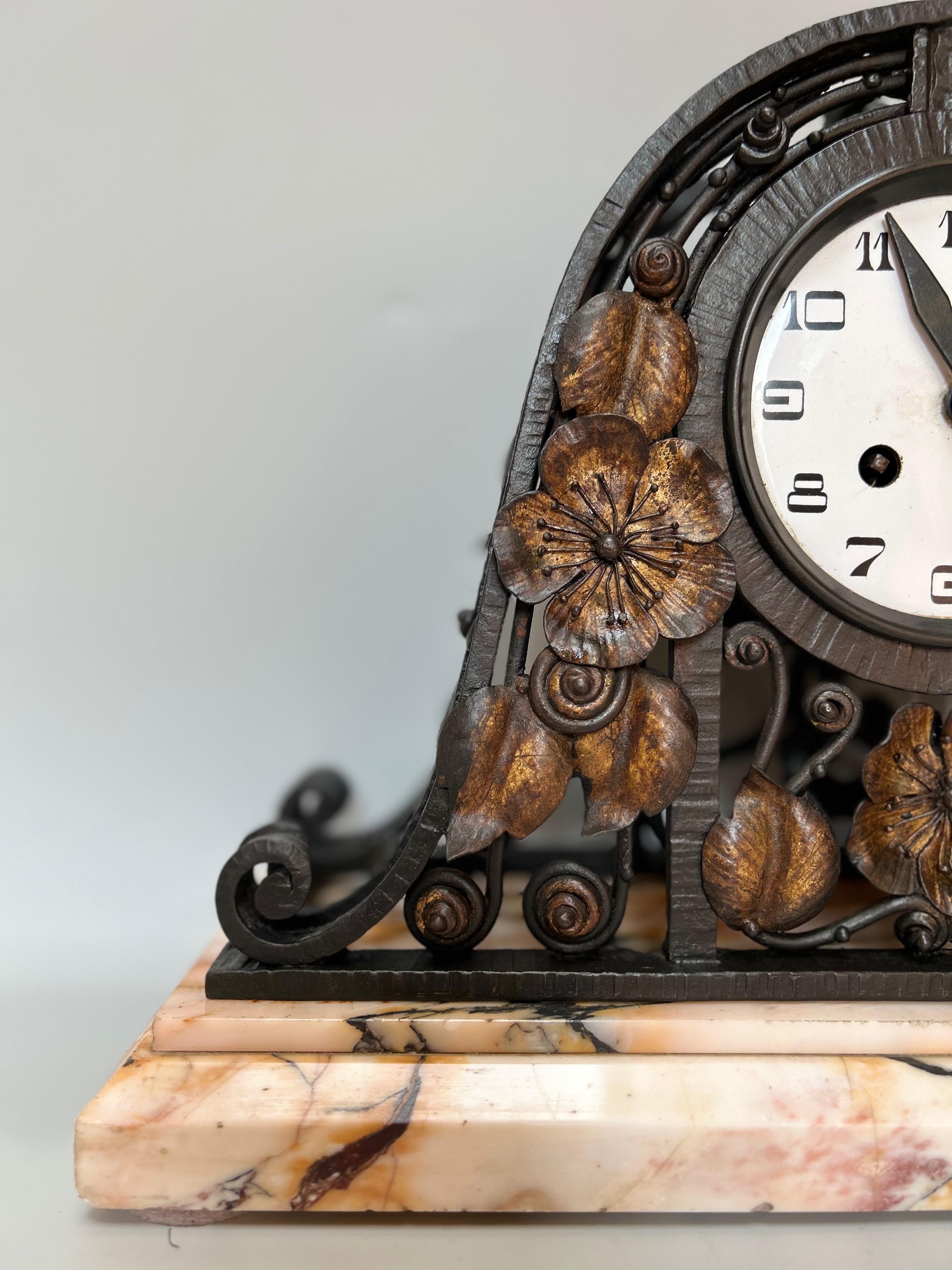 Horloge Art déco en fer forgé par FAG en vente 3