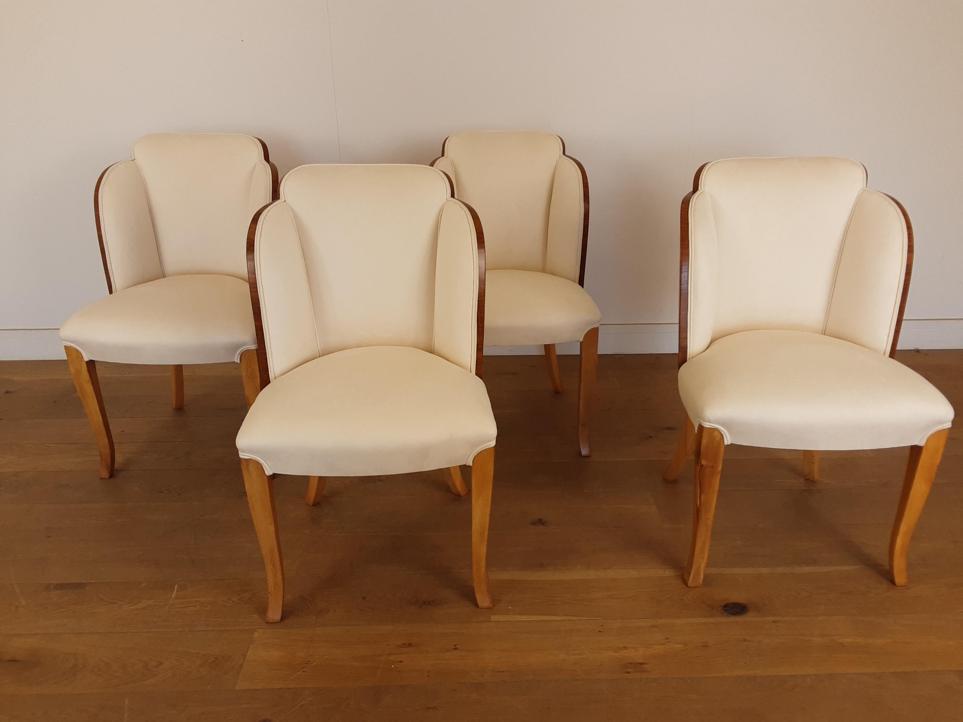 A set of four cloud back chairs in a stunning golden blond birdseye maple all professionally re polished to an original finish, also professionally re upholstered in an ivory faux suede.
A classic design by Harry and Lou Epstein.
87 cm h 51 cm w 55