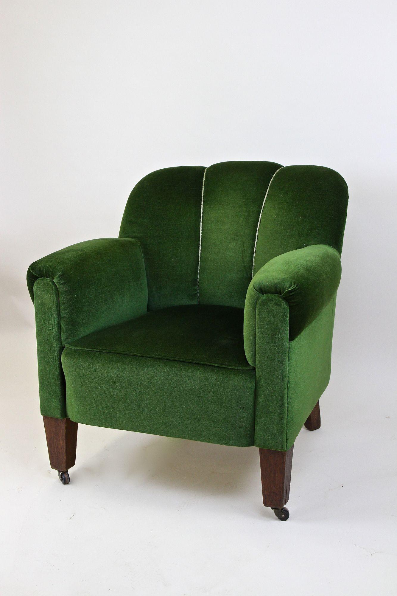20th Century Art Deco Club Armchair Green Velvet, France circa 1940 For Sale