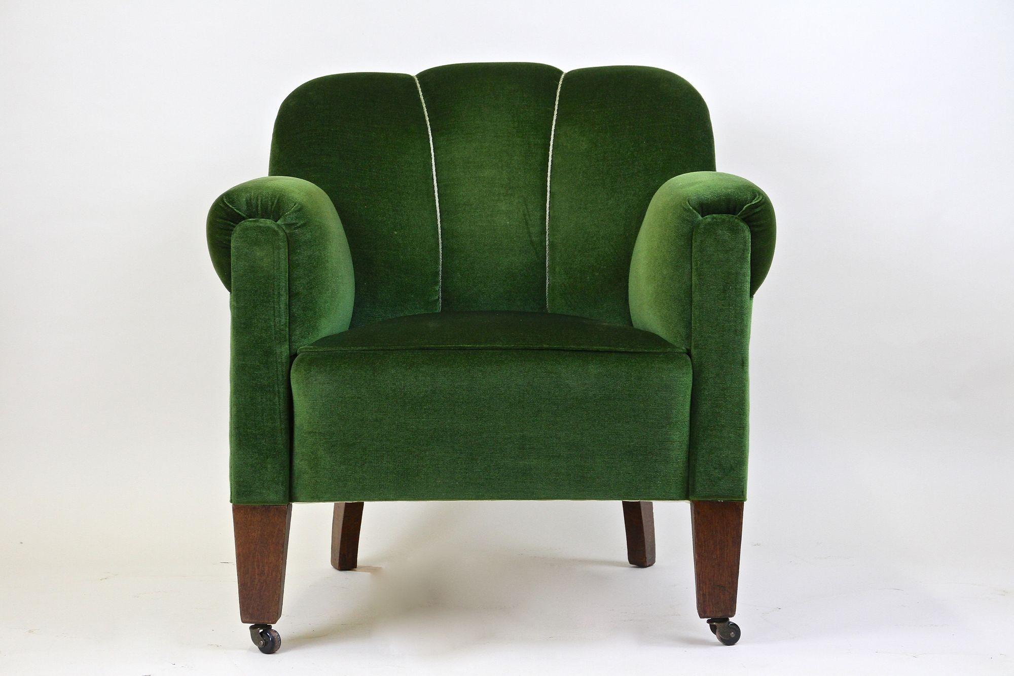 Art Deco Club Armchair Green Velvet, France circa 1940 1