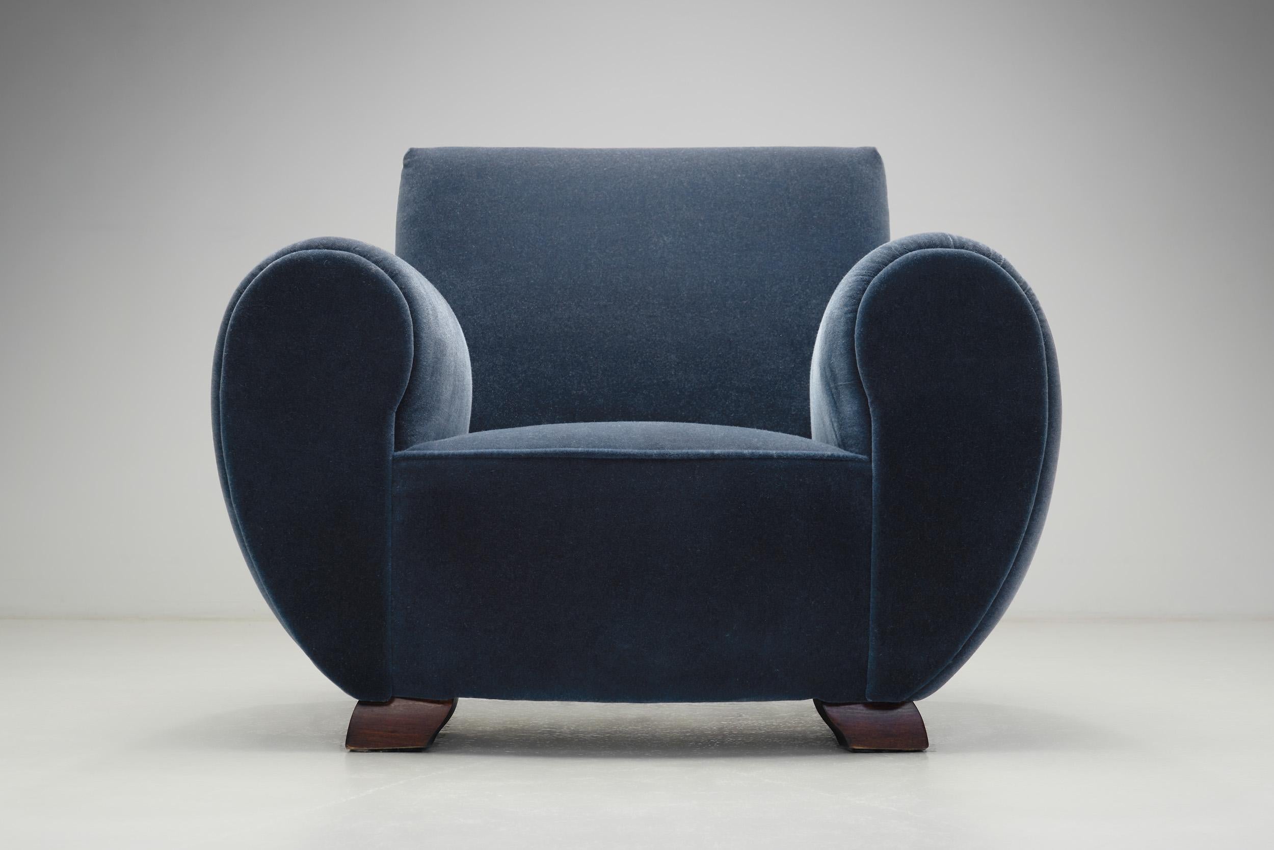 Art Deco Club Chair in Dark Blue Mohair, Europe 1930s For Sale 8