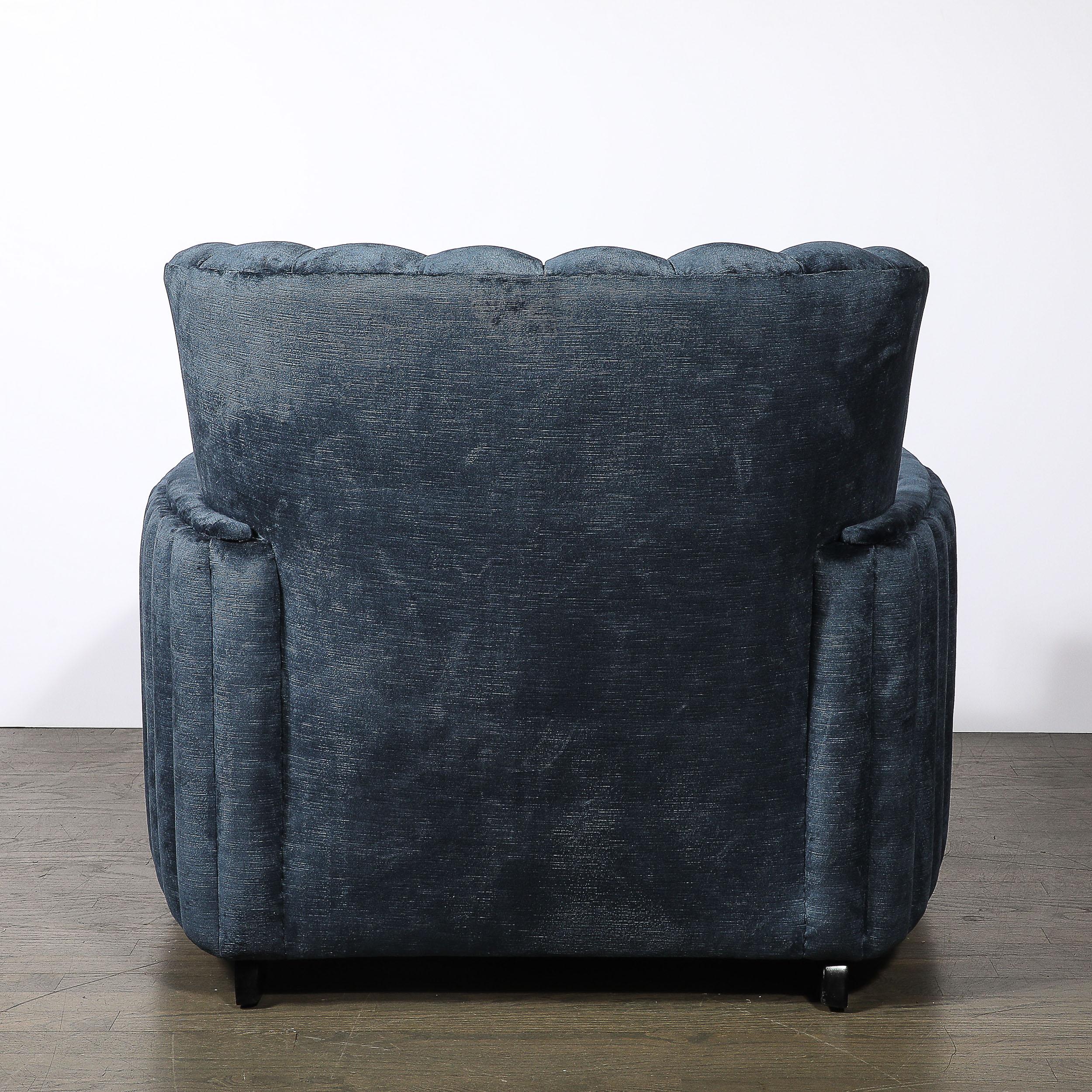 Velluto Sedia Club Art Deco con sostegni scultorei in ebano e velluto color zaffiro fumé in vendita