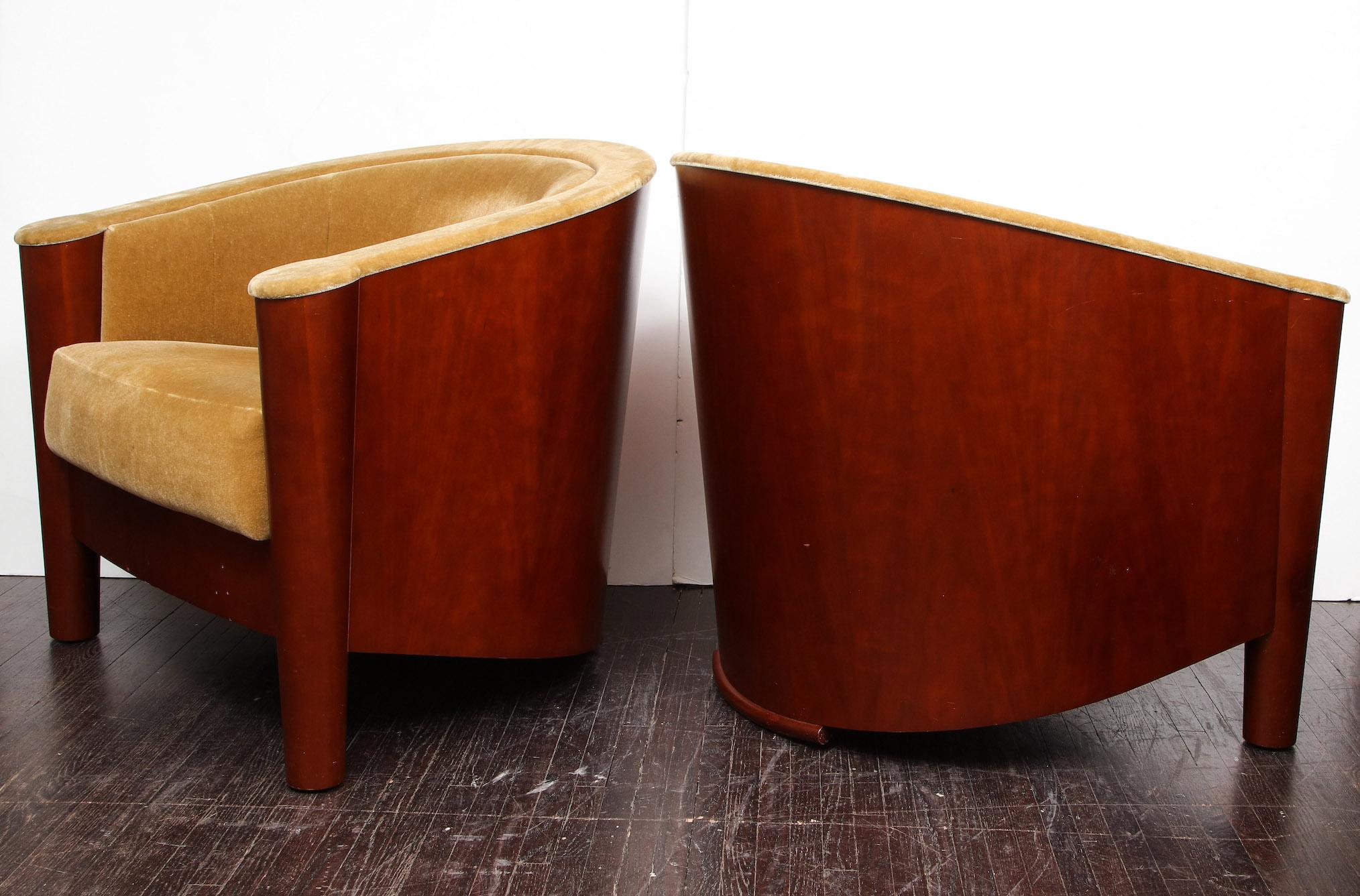 Pair of Art Deco Club Chairs im Zustand „Gut“ in New York, NY