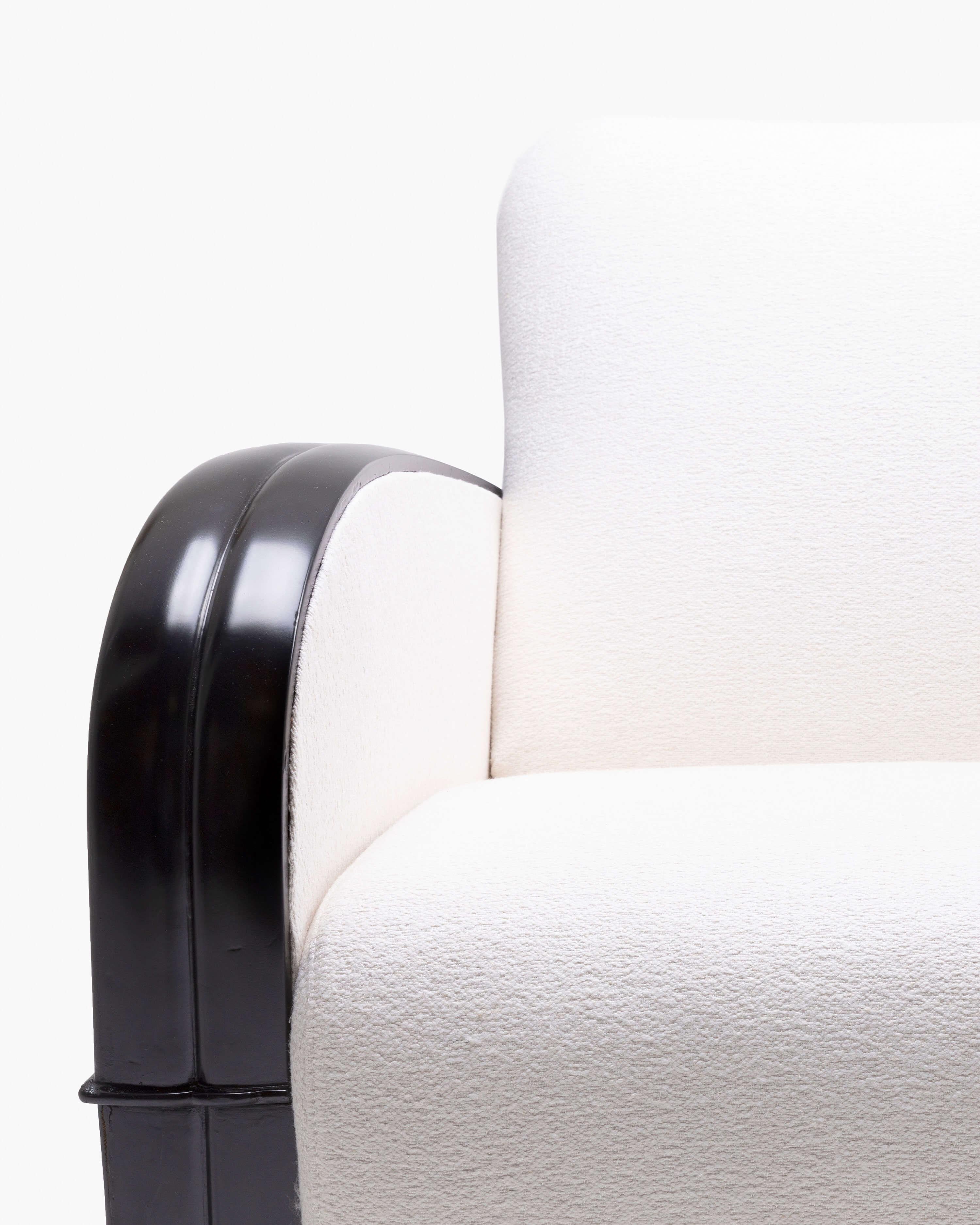 Art Deco Club Chairs in Black Lacquer with French Bouclé Upholstery, 1930 Bon état - En vente à Cheyenne, WY