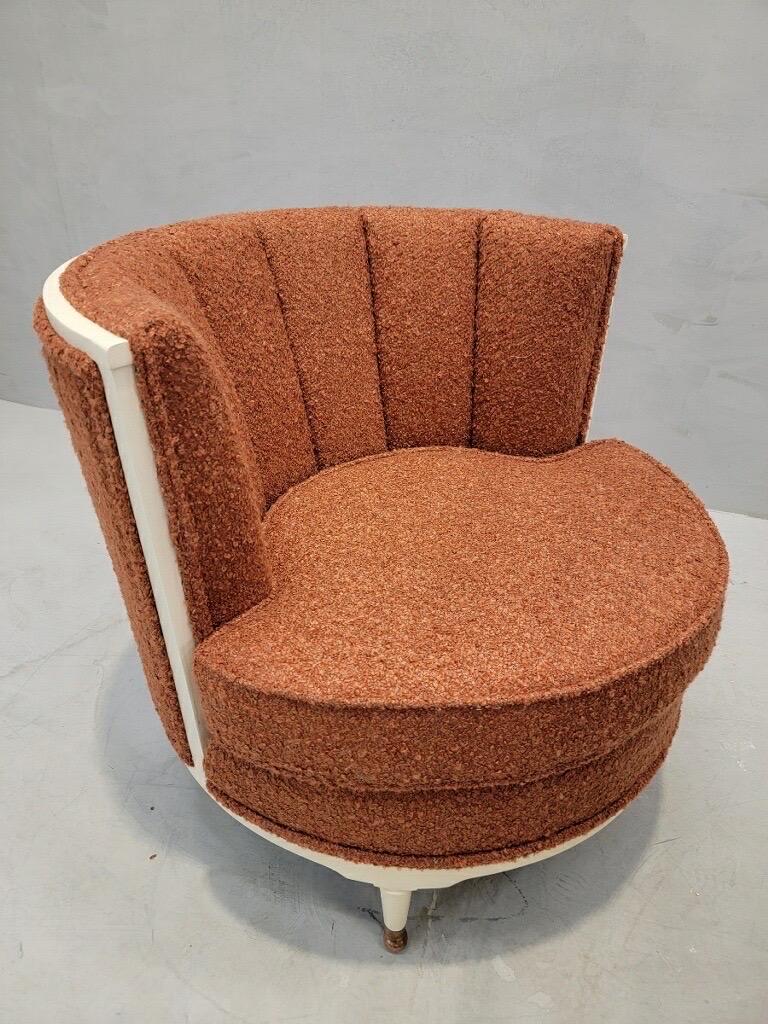 Fauteuils club Art Déco nouvellement restaurés et entièrement tapissés en bouclé orange en vente 3