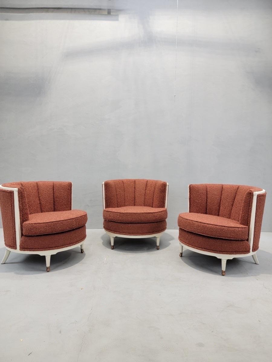 Américain Fauteuils club Art Déco nouvellement restaurés et entièrement tapissés en bouclé orange en vente