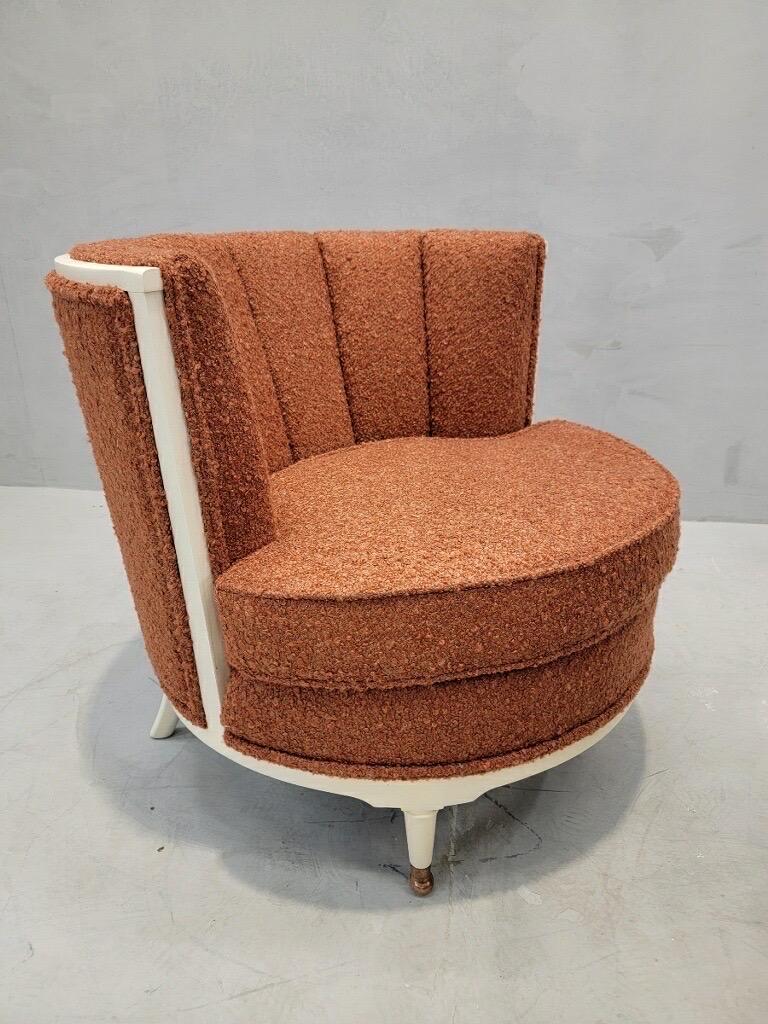 Bouclé Fauteuils club Art Déco nouvellement restaurés et entièrement tapissés en bouclé orange en vente