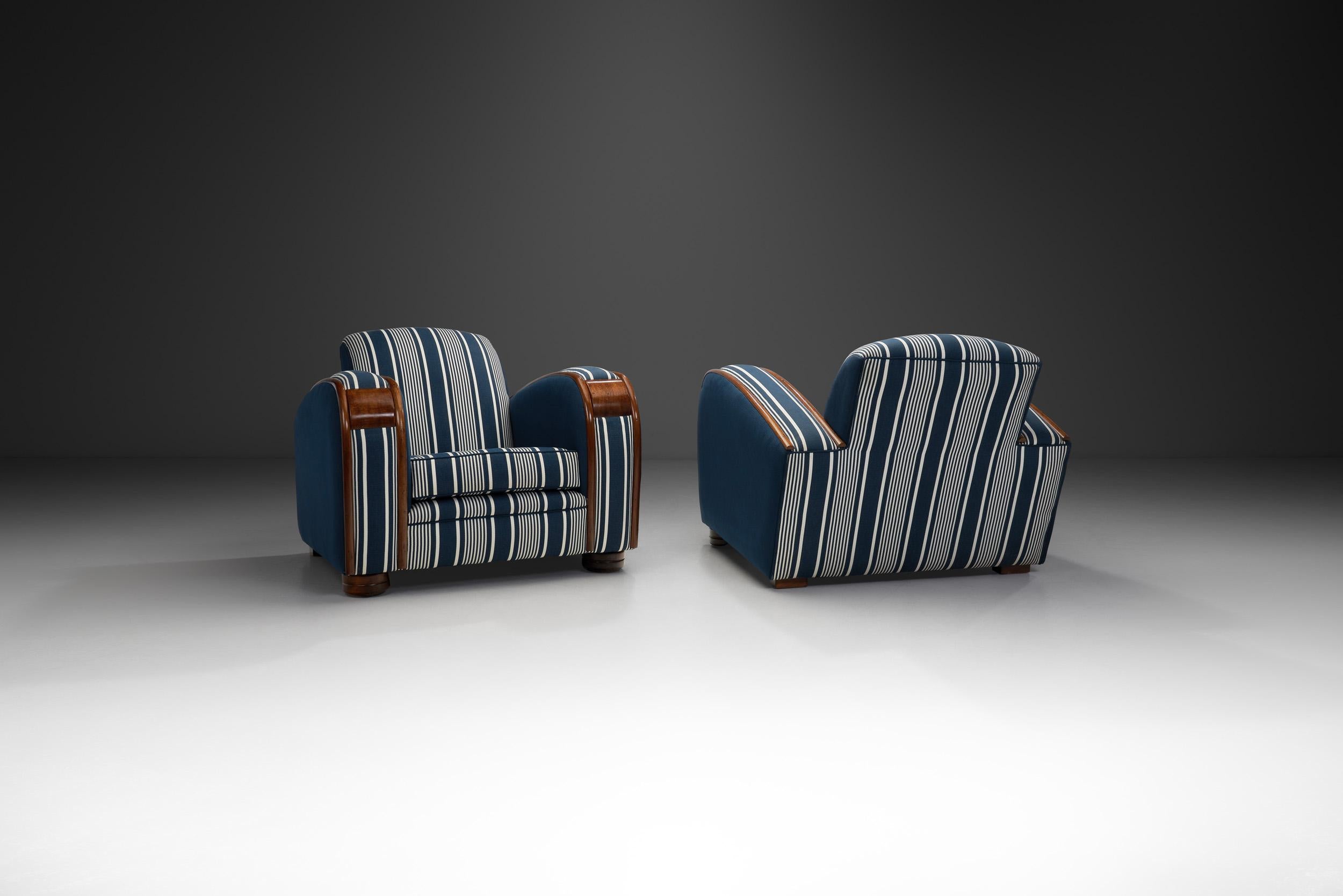 Art Deco Club Chairs with Wooden Frame Details, South Africa circa 1940s In Good Condition For Sale In Utrecht, NL