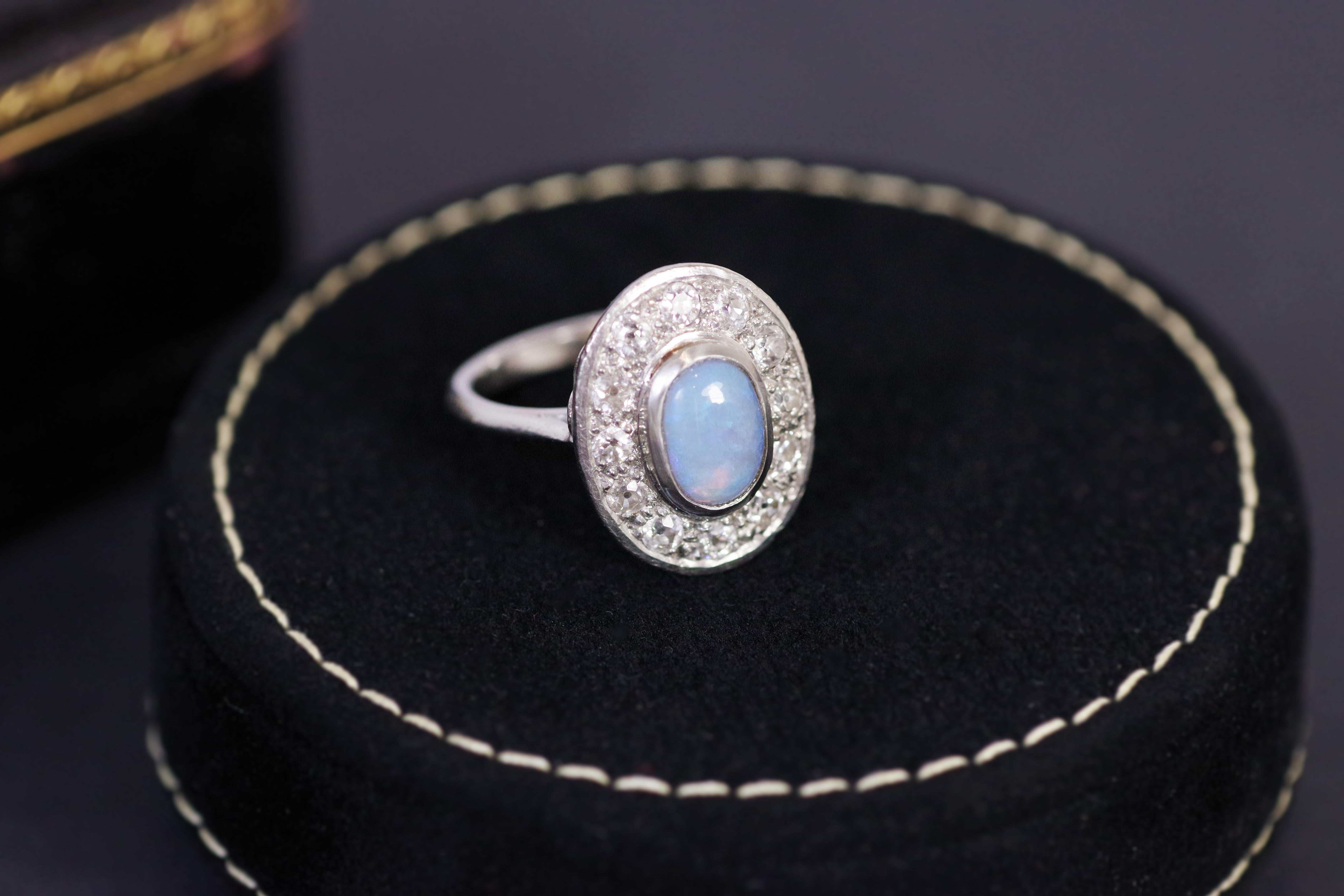 Art Deco cluster opal ring in platinum For Sale 3