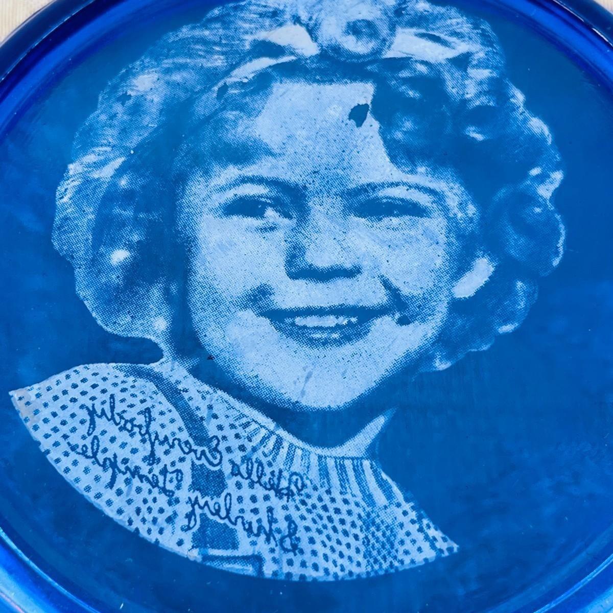 Americano Coppia di ciotole deco in vetro blu cobalto Shirley Temple di Hazel-Atlas in vendita