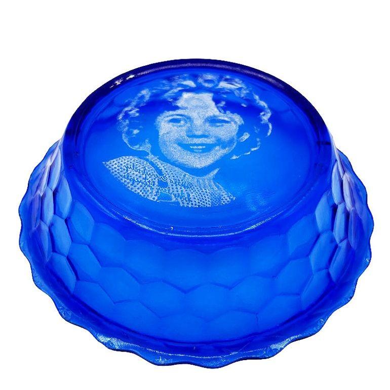 Coppia di ciotole deco in vetro blu cobalto Shirley Temple di Hazel-Atlas In condizioni ottime in vendita a Van Nuys, CA