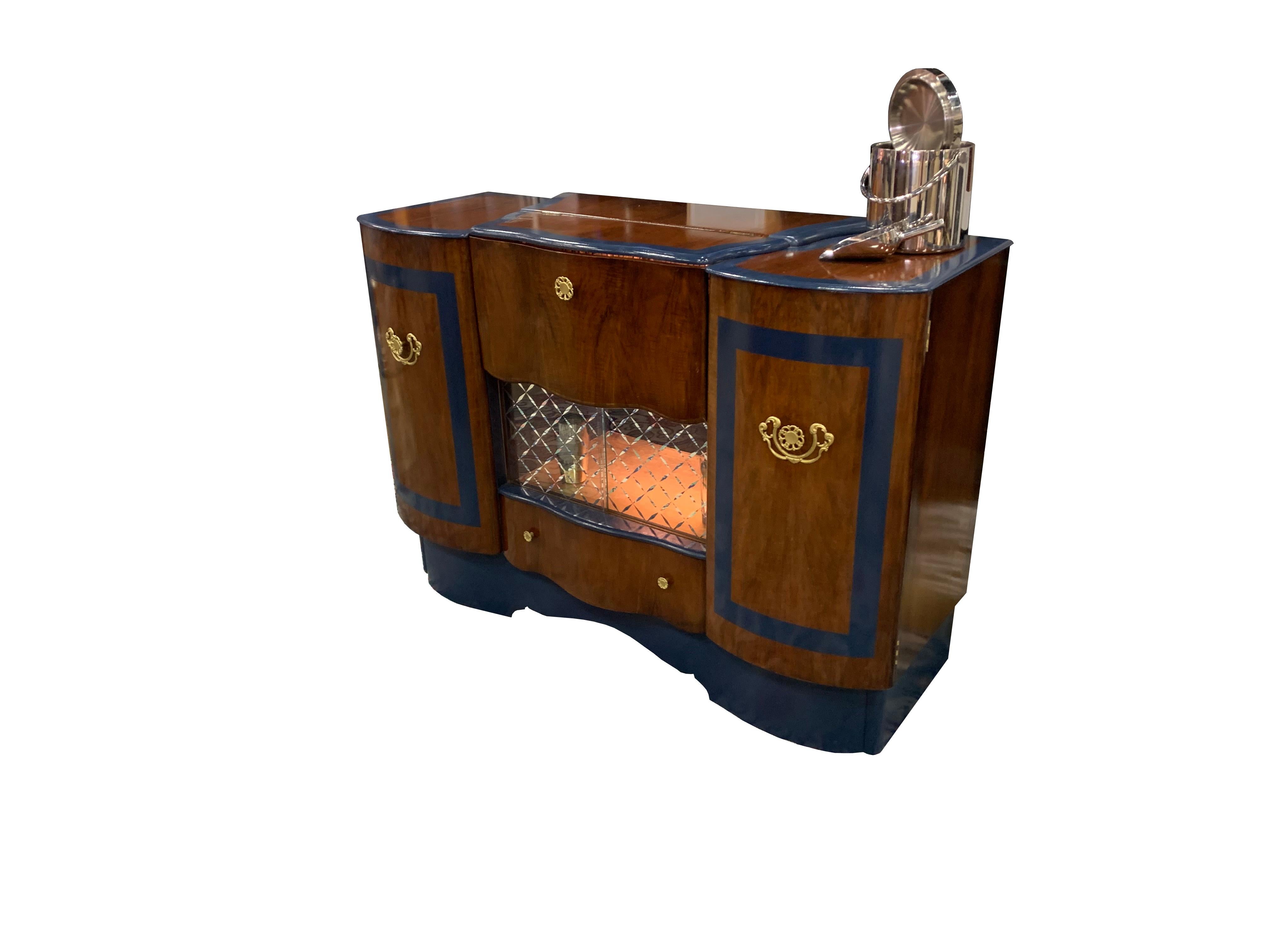 vintage art deco bar