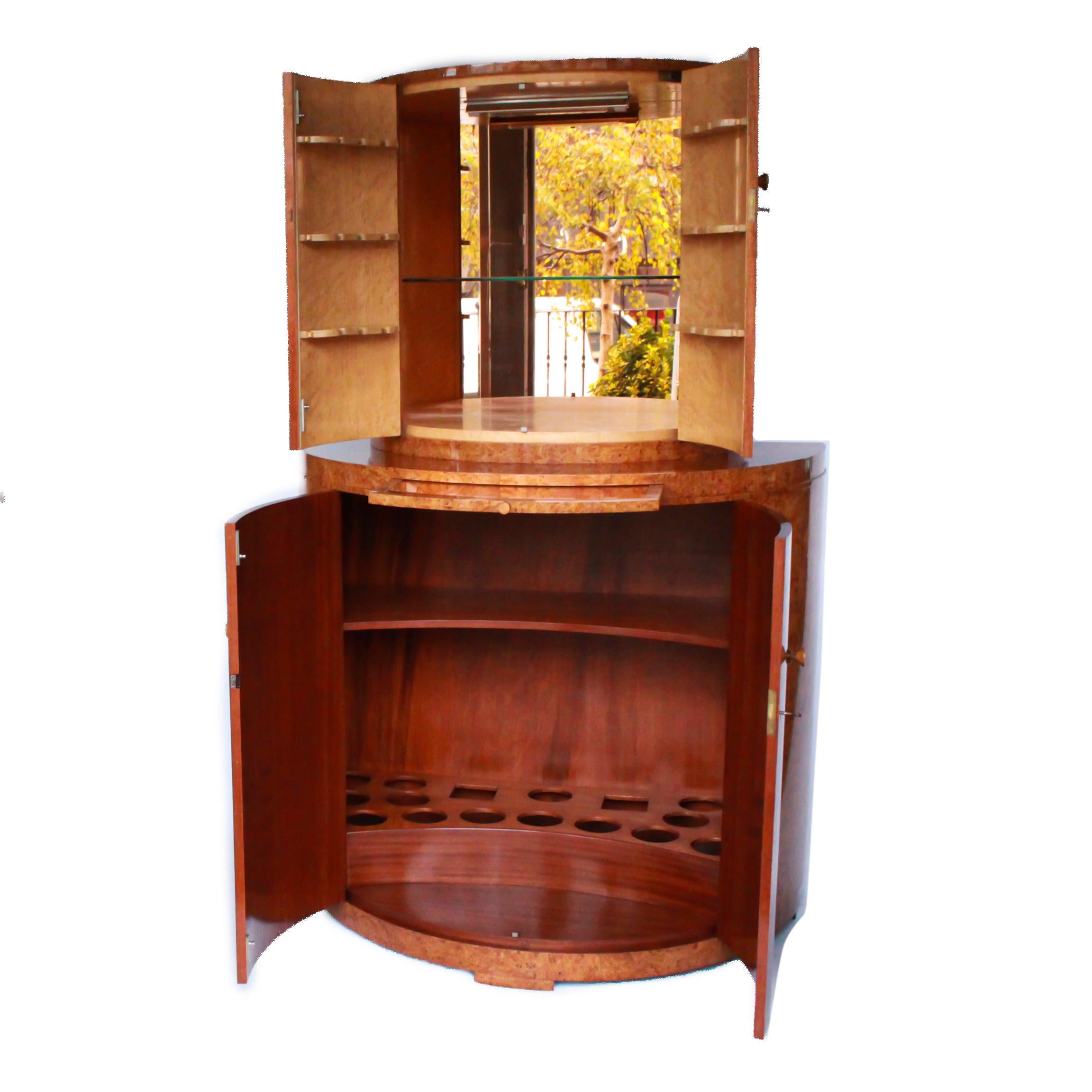Art Deco Cocktail Cabinet by Harry & Lou Epstein Burr Walnut Veneer, circa 1930 In Good Condition In Forest Row, East Sussex