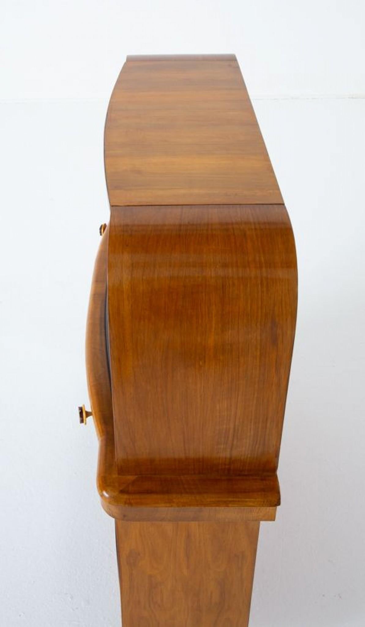 Art Deco Cocktail Cabinet Period 1920s Drinks Chest In Good Condition In Potters Bar, GB
