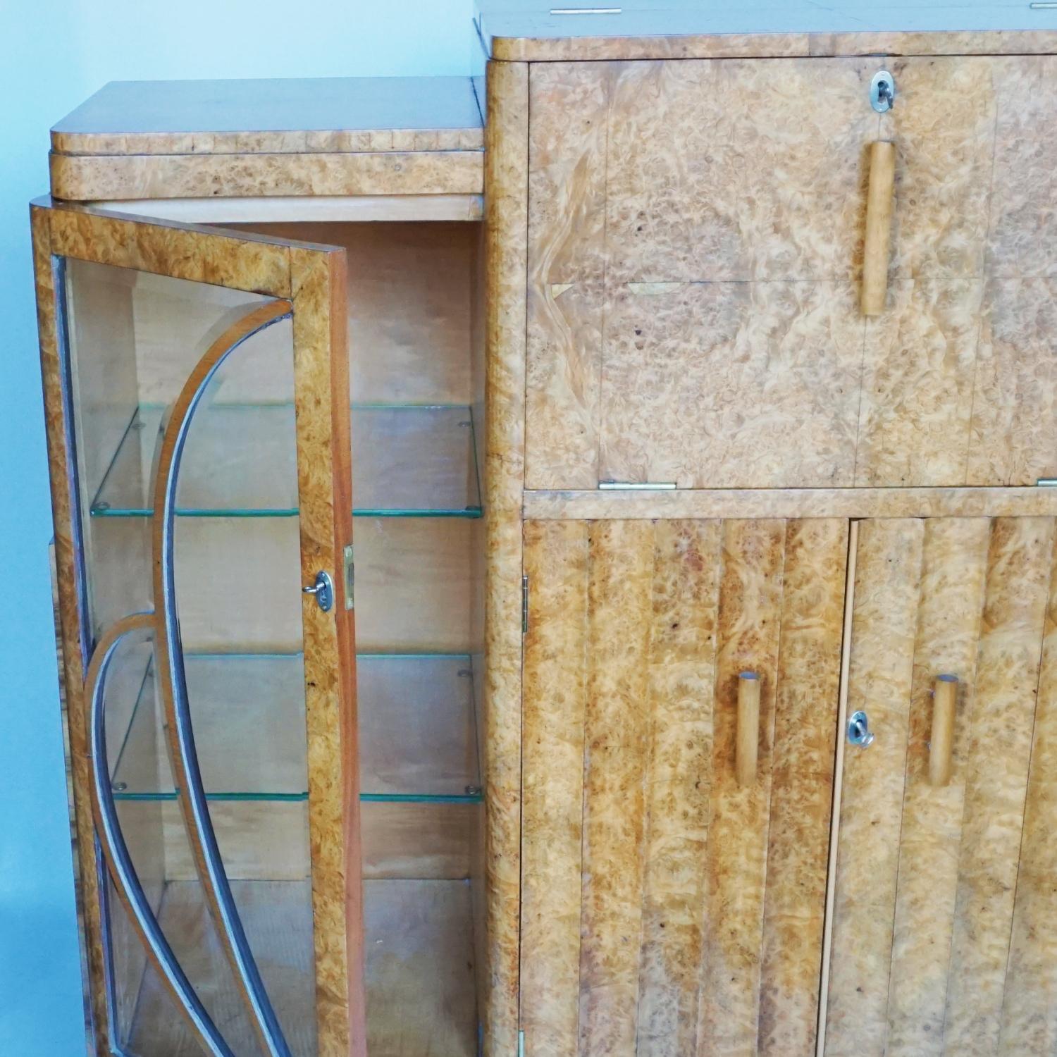 Mid-20th Century Art Deco Cocktail/Display Cabinet by Harry & Lou Epstein English circa 1935