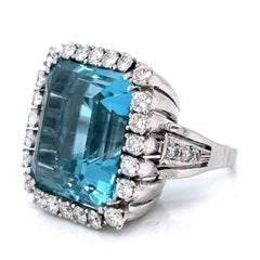 ART-DECO Cocktail Rin en platine avec 34.50 carats d'aigue-marine bleue et diamants