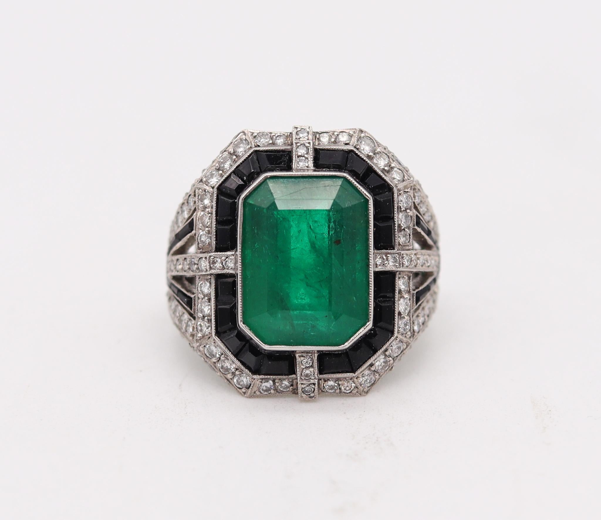 Art Deco Cocktail Ring in Platinum 10.81 Ctw in Emerald Diamonds and Black Jade In Excellent Condition In Miami, FL