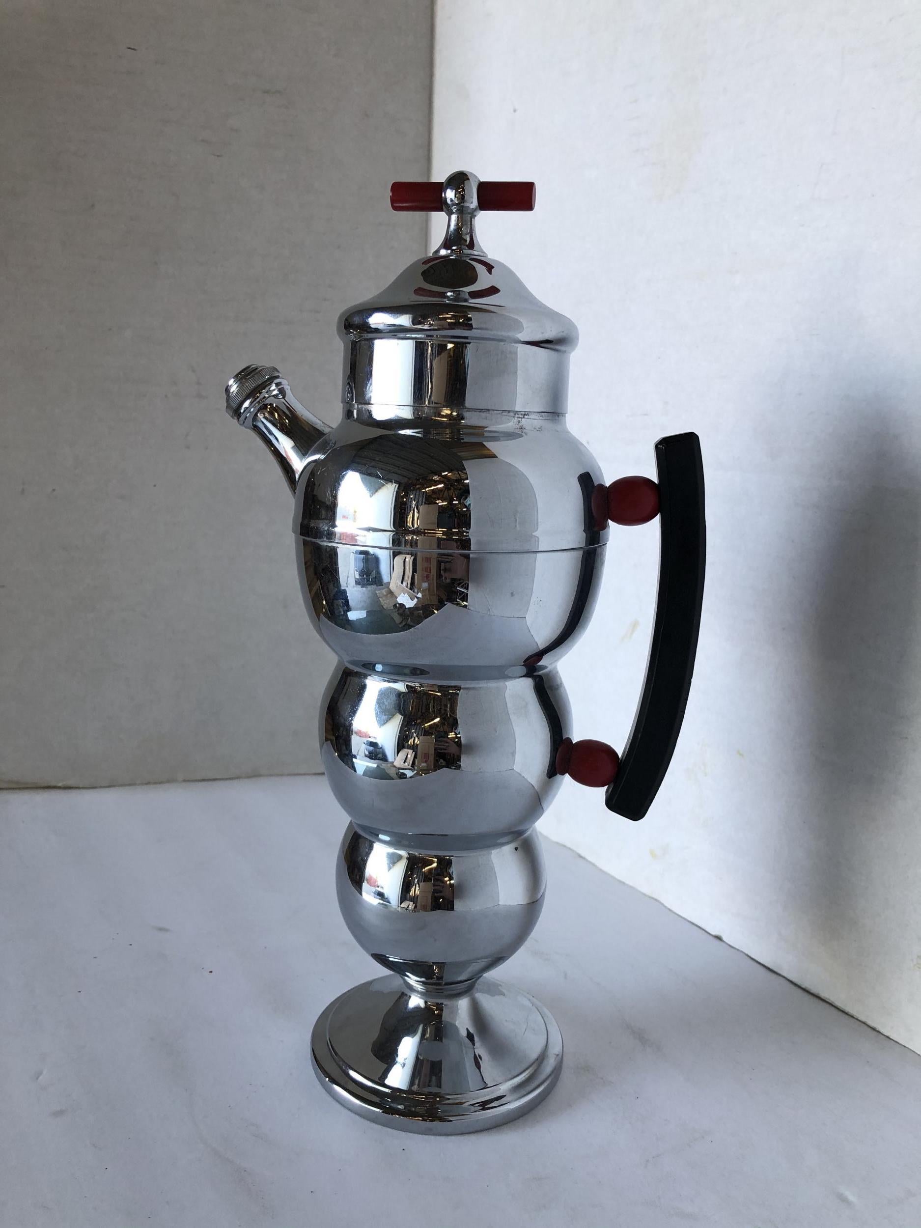 Art Deco Cocktail Shaker In Excellent Condition In Van Nuys, CA