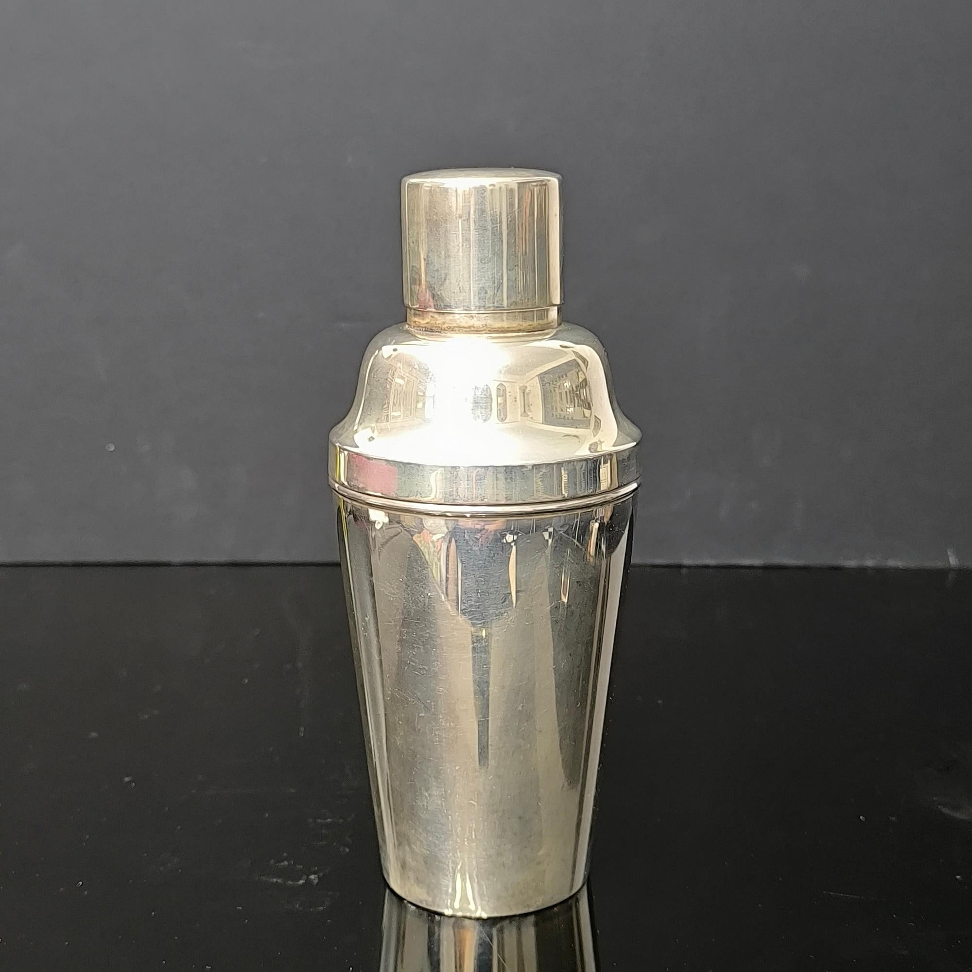 Example Shakers Art Deco Cocktail Shaker Made by C. G. Hallberg, 1930s For Sale at 1stDibs