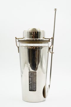 Le barman modèle de shaker de cocktail Art déco