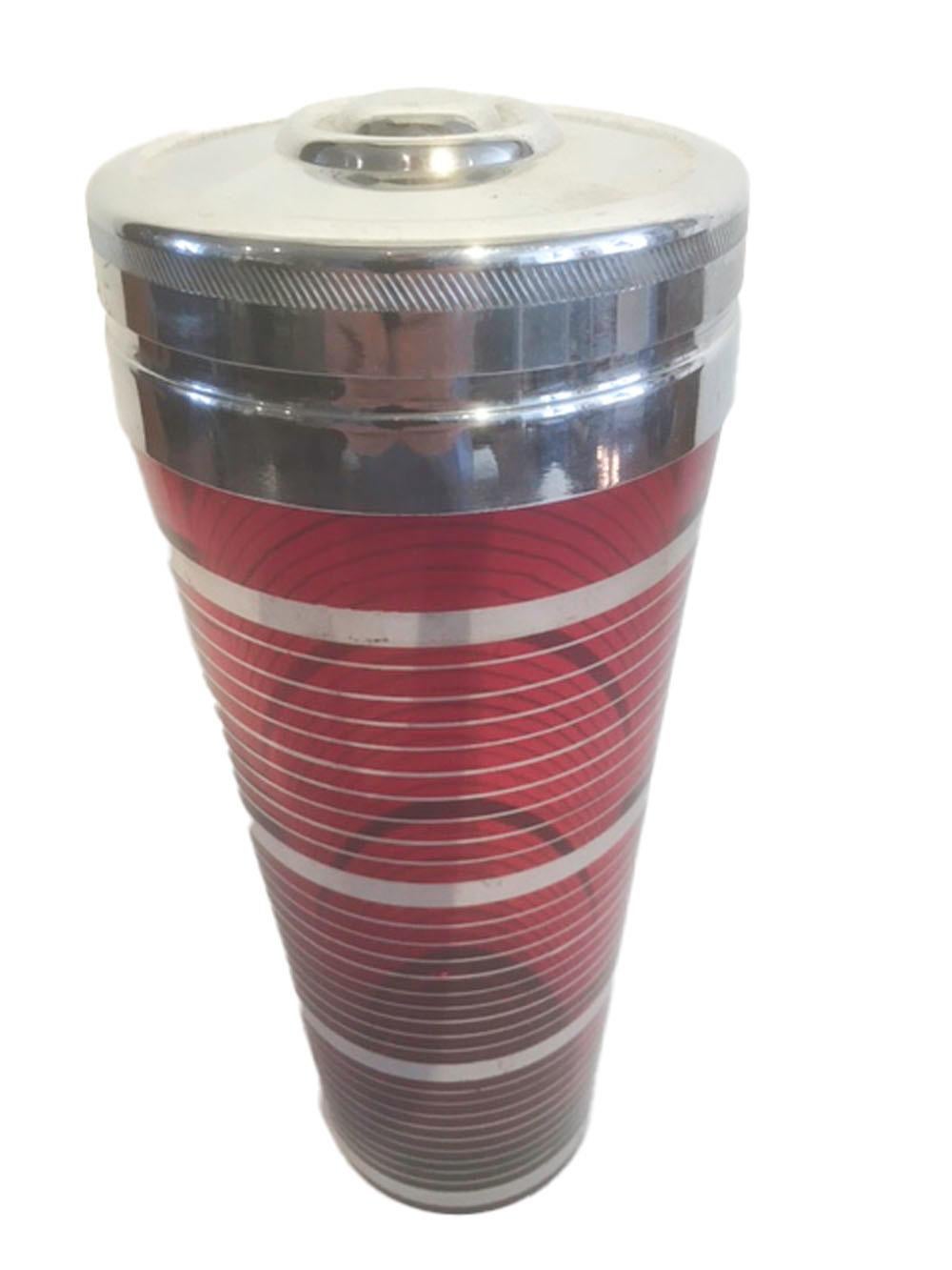 Moulé Shaker à cocktail Art Déco, verre rouge rubis avec bandes d'argent et couvercle chromé