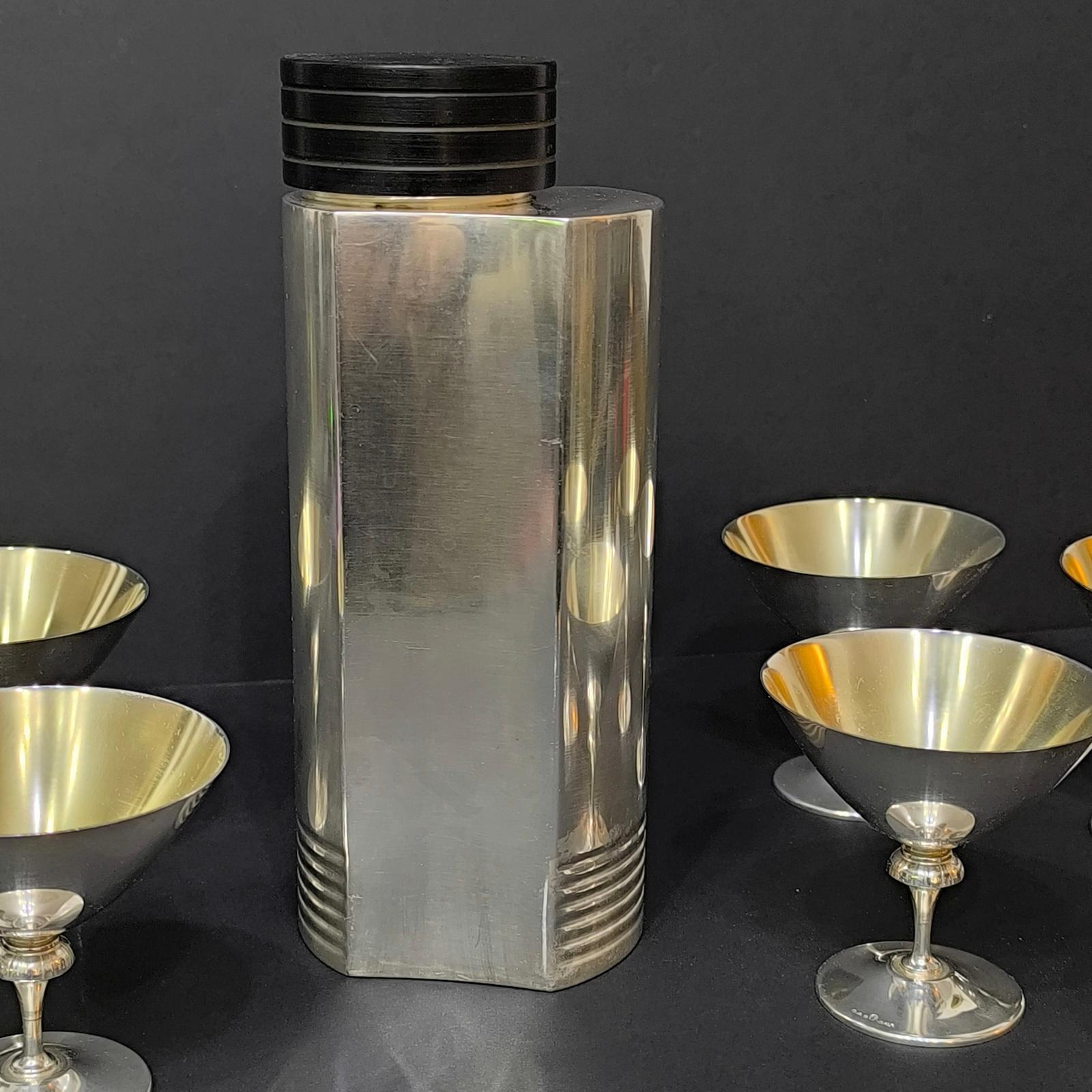 Mid-20th Century Art Deco Cocktail Shaker with 6 Martini Glasses by Folke Arström, Sweden For Sale