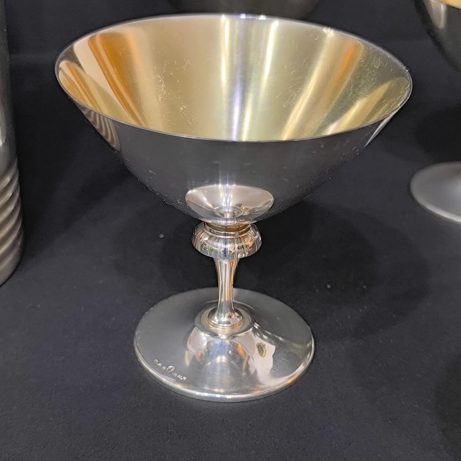 Art Deco Cocktail Shaker mit 6 Martini-Gläsern von Folke Arström, Schweden (Versilberung) im Angebot