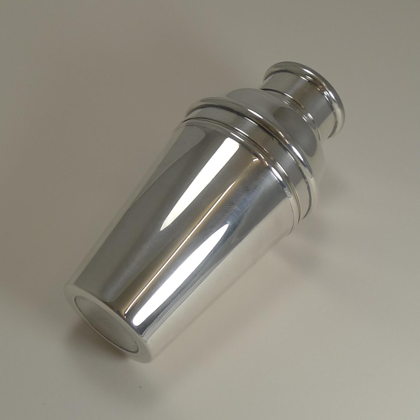 Art Deco Cocktail Shaker With Integral Ice Crusher by William Sturtcliffe In Good Condition In Bath, GB