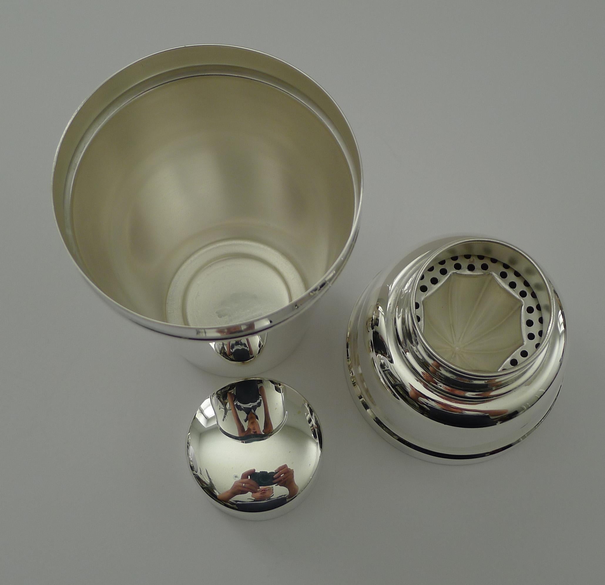 Art Deco Cocktail Shaker With Lemon Squeezer by Mappin & Webb 4