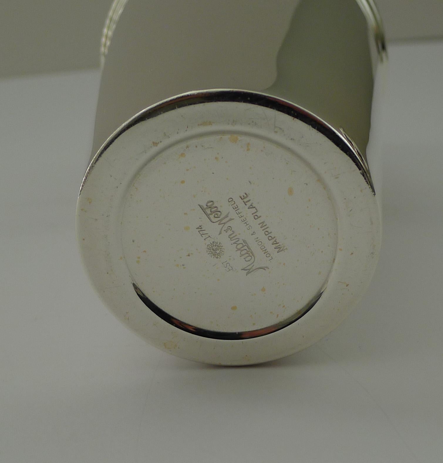 Mid-20th Century Art Deco Cocktail Shaker With Lemon Squeezer by Mappin & Webb