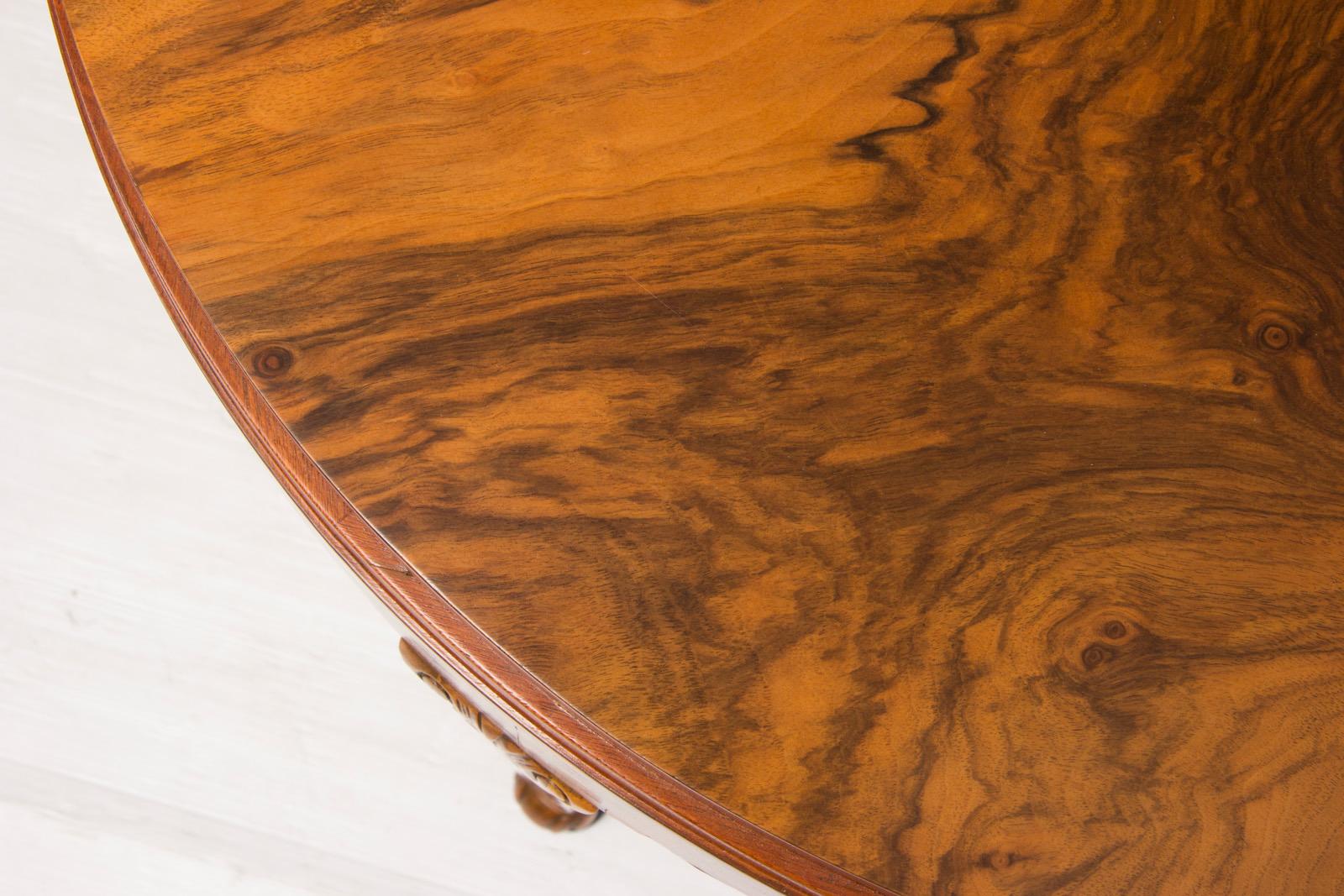 Art Deco Cocktail Table in Figured Walnut 1