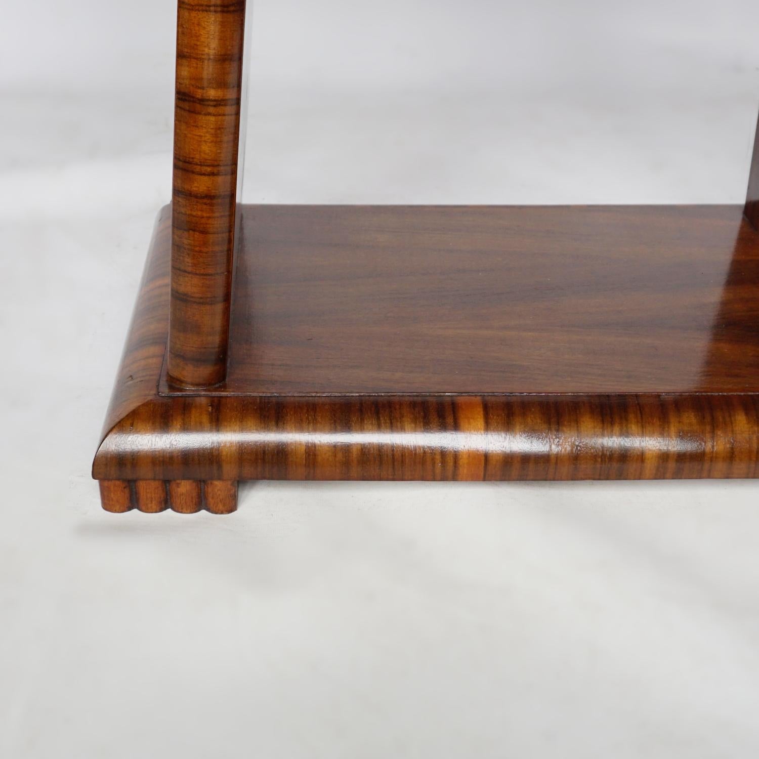 Art Deco Coffee/Occasional Table Burr Walnut & Macassar Ebony English Circa 1930 In Good Condition In Forest Row, East Sussex
