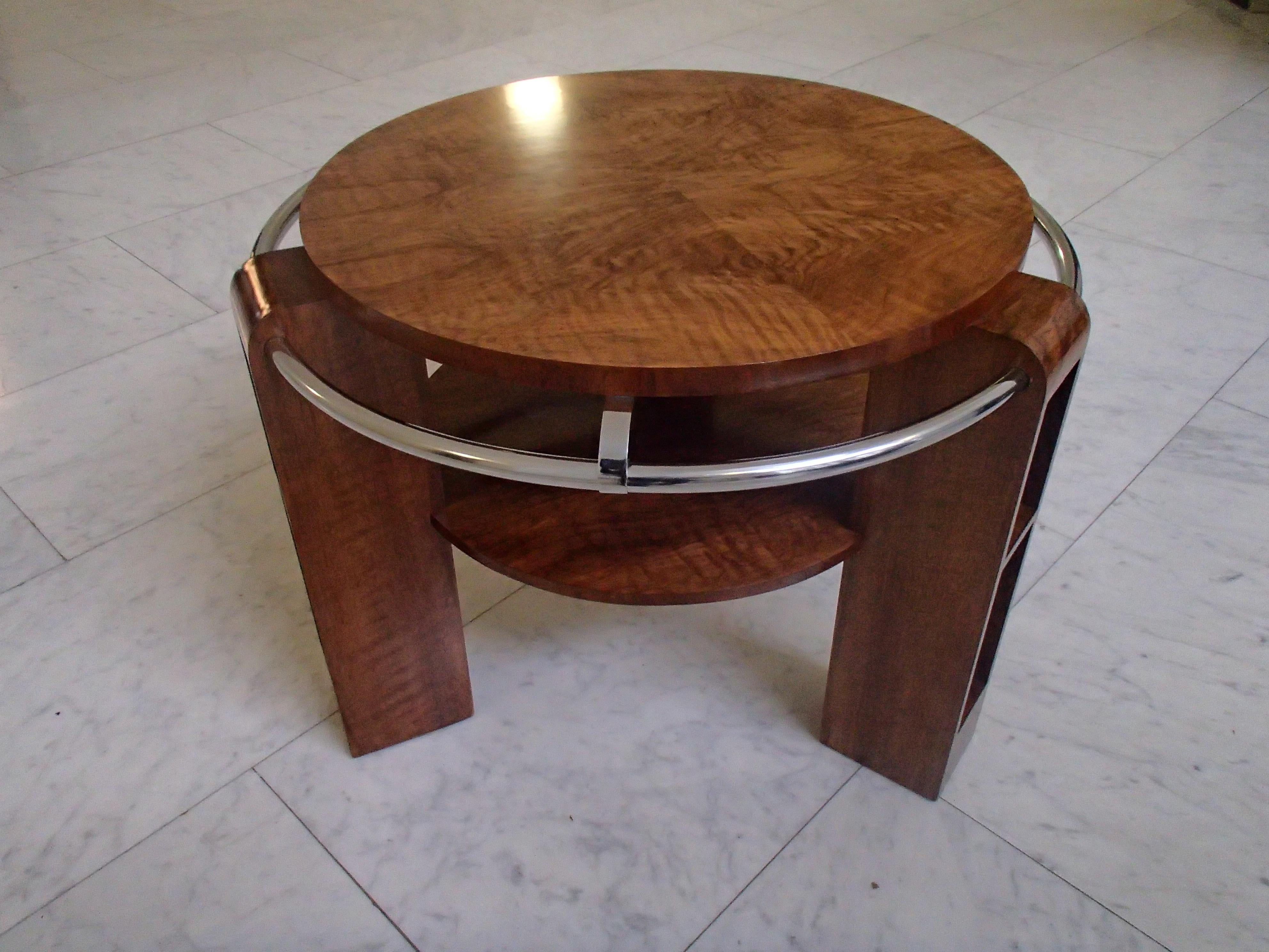 Art Deco Coffee or Sofa Table Walnut with Chrome Ring and Shelf's in the Legs In Excellent Condition In Weiningen, CH