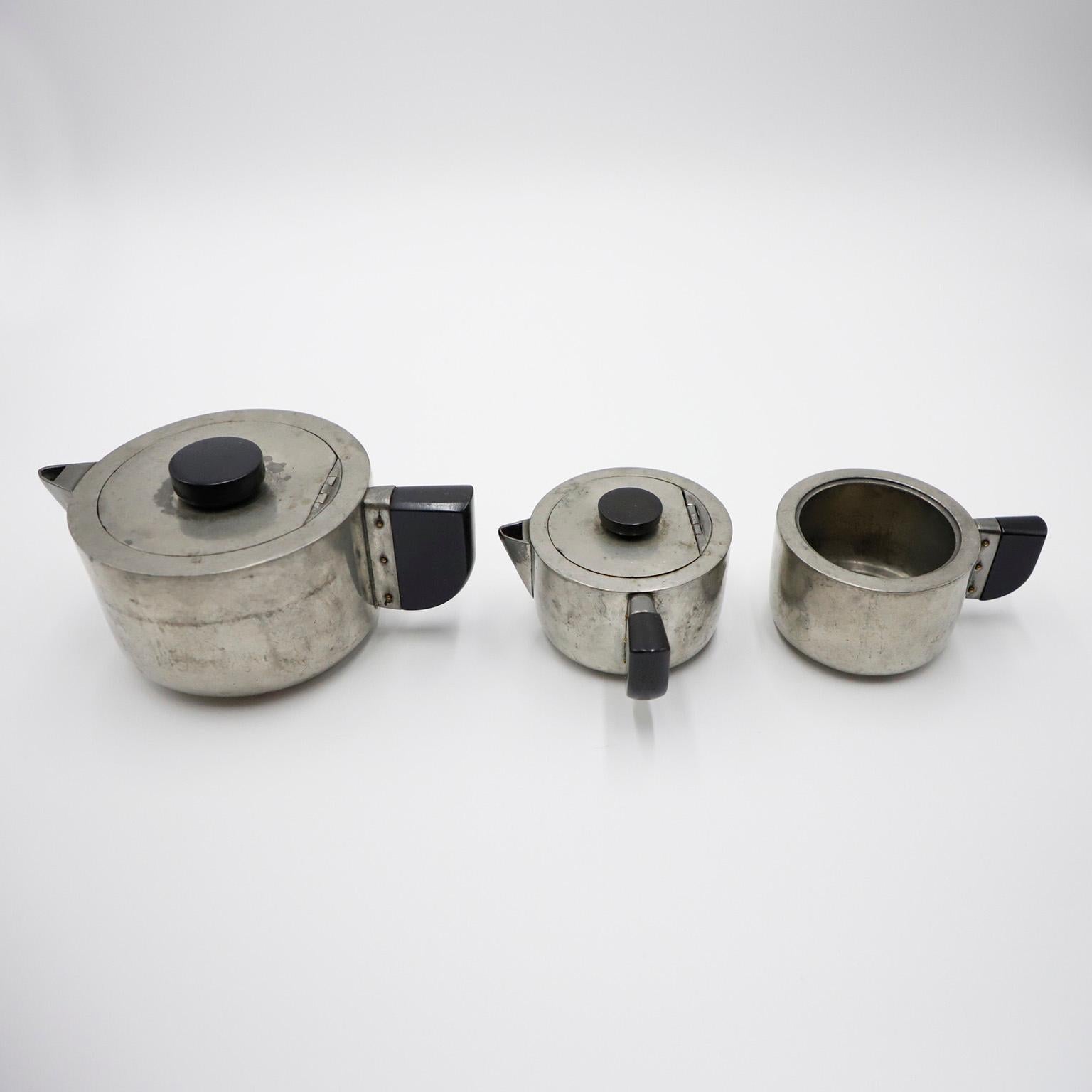Art Deco Kaffeeservice aus Bakelit und Zinn (Moderne der Mitte des Jahrhunderts) im Angebot