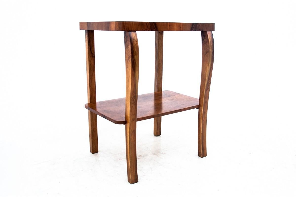 Walnut Art Deco Coffee Side Table, Poland, 1950s