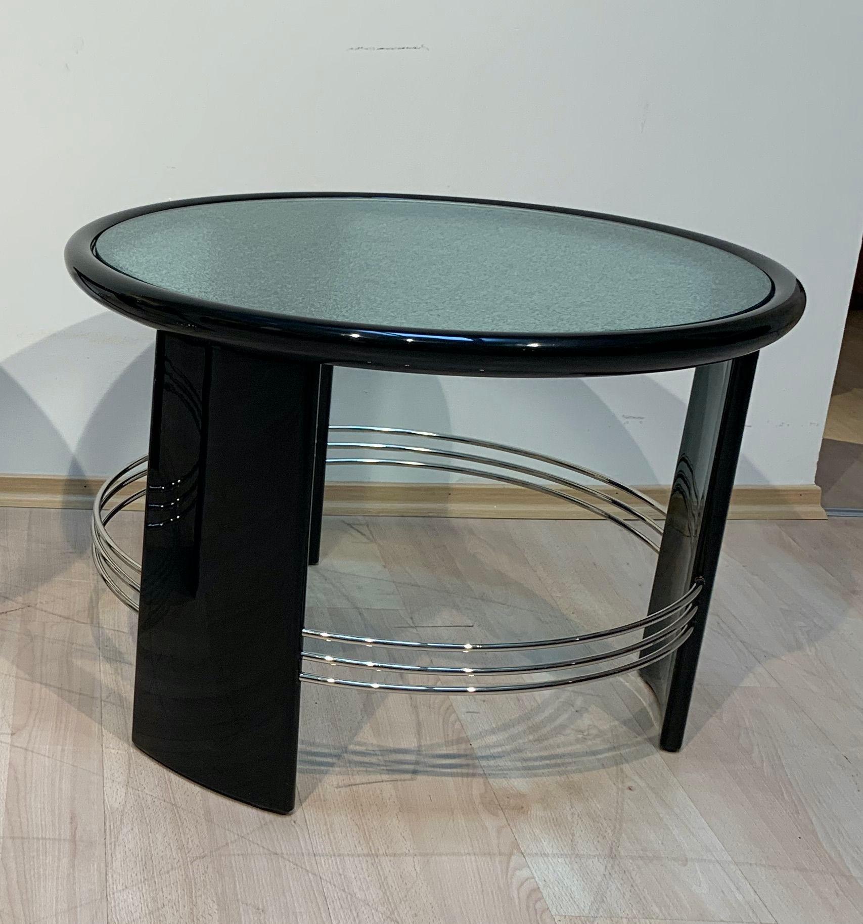 Milieu du XXe siècle Table basse ronde Art Déco, laque noire, chrome, verre, France circa 1930 en vente