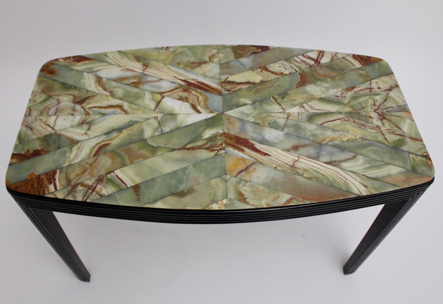 Sécession viennoise Table basse Art déco en bois d'onyx de Josef Hoffmann, Vienne, vers 1918 en vente