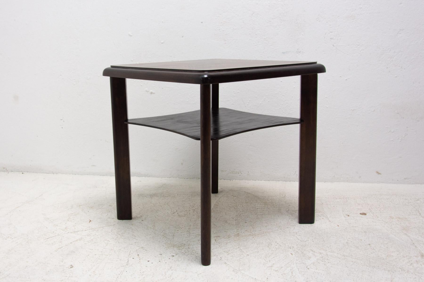 Art Deco Coffee Table by Thonet, 1930´s, Bohemia In Excellent Condition For Sale In Prague 8, CZ