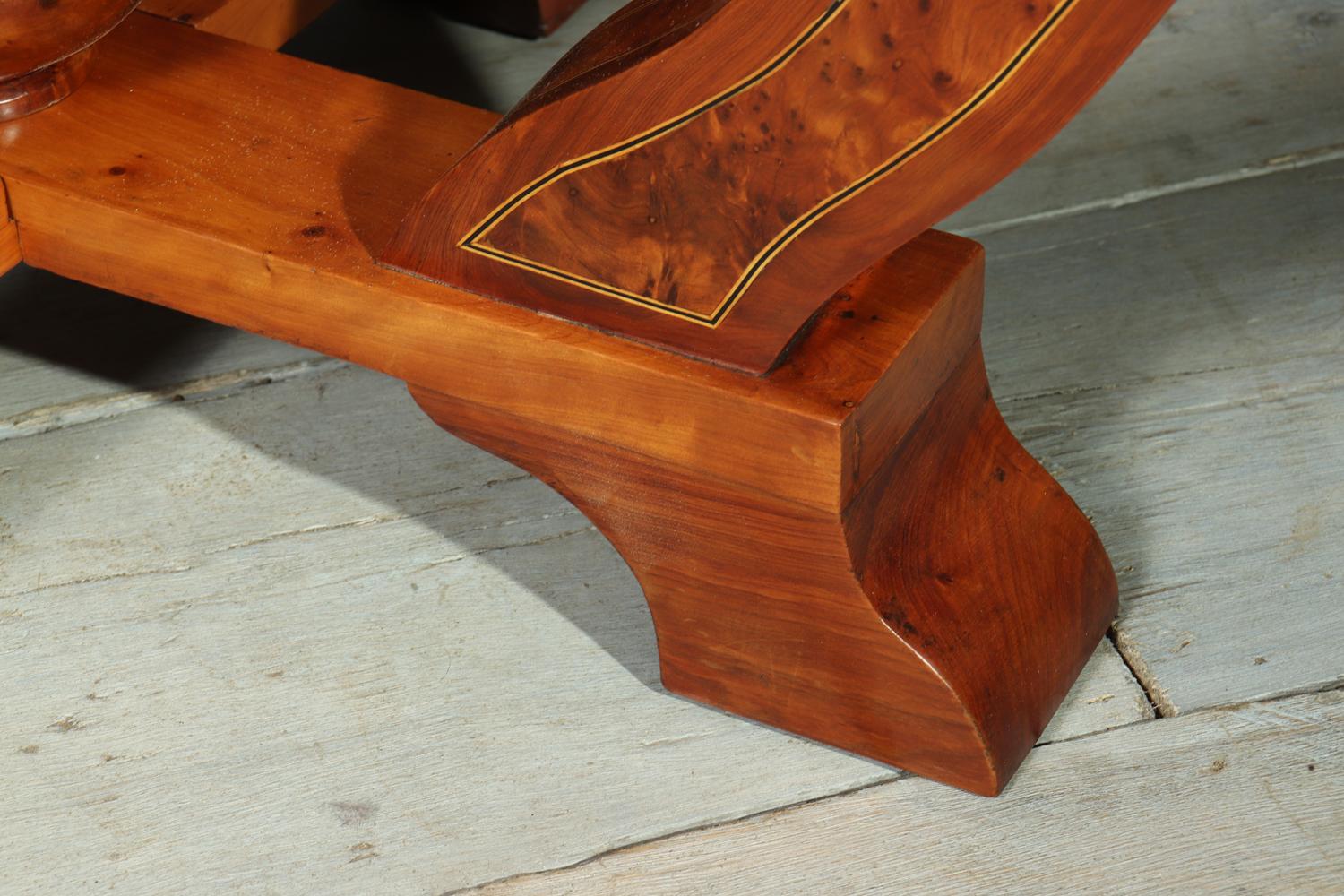 Art Deco Coffee Table in Burr Yew, circa 1930 For Sale 5